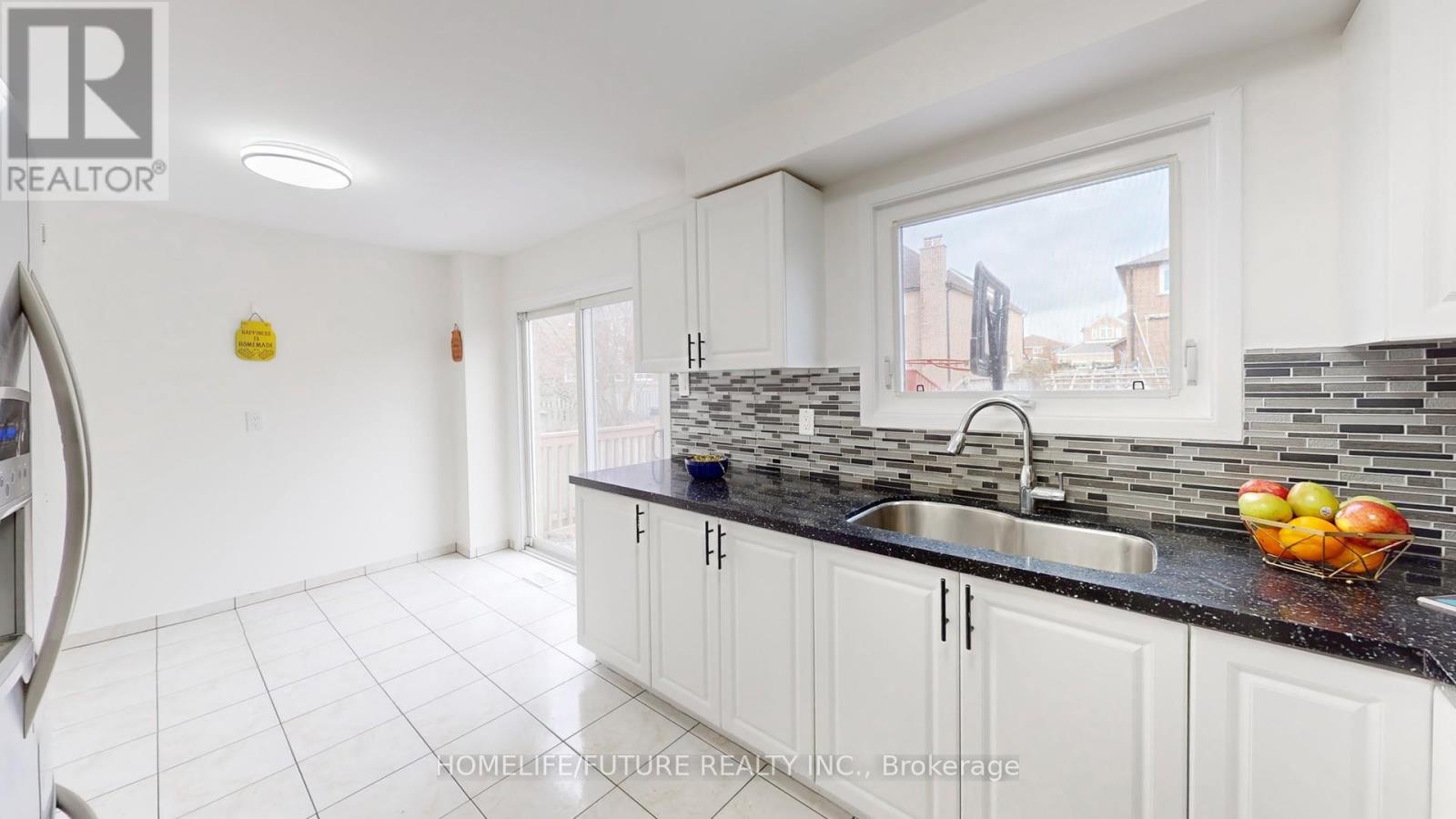 129 Northolt Crescent, Markham, Ontario  L3R 6N9 - Photo 12 - N12644508