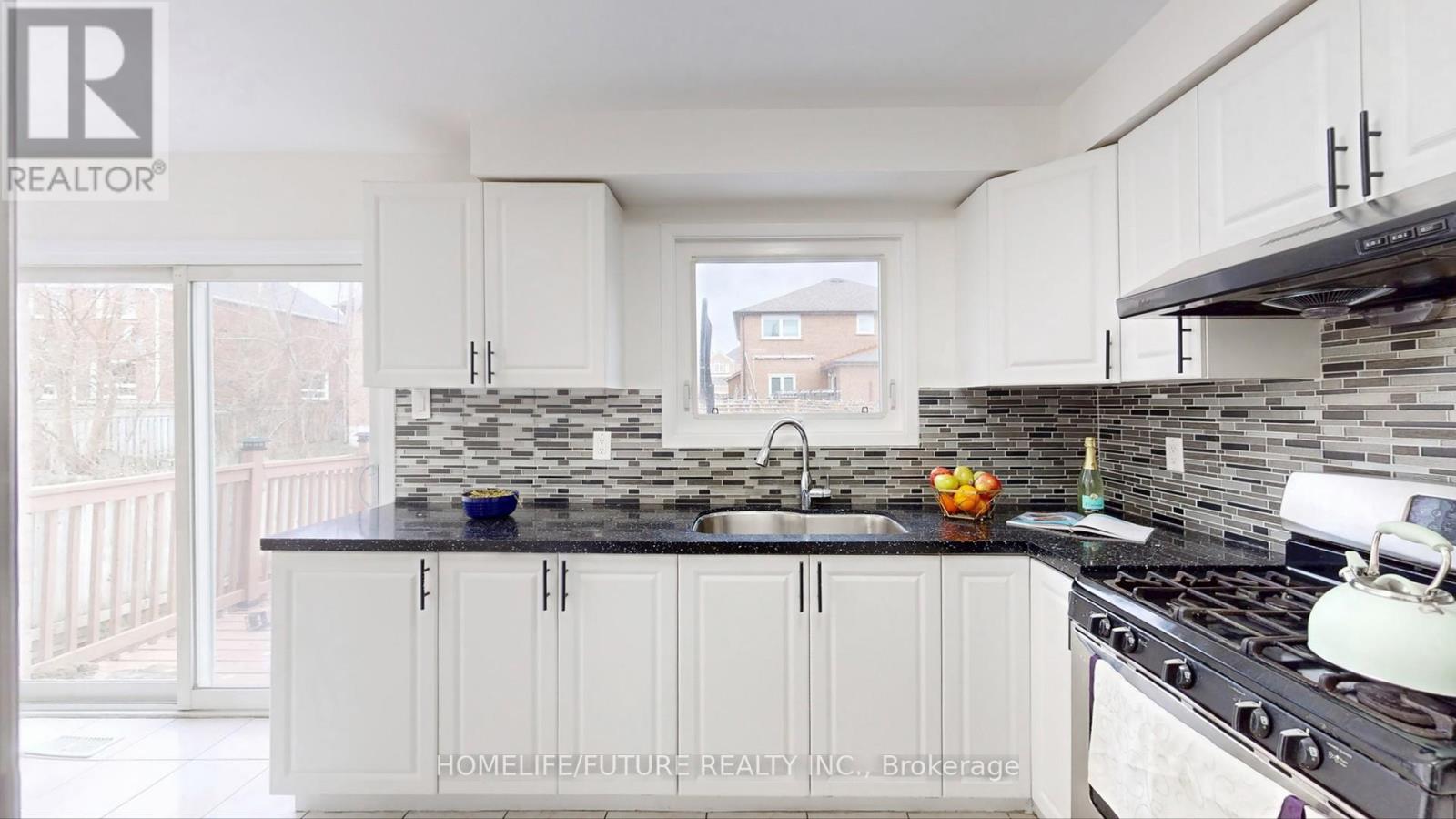 129 Northolt Crescent, Markham, Ontario  L3R 6N9 - Photo 11 - N12644508