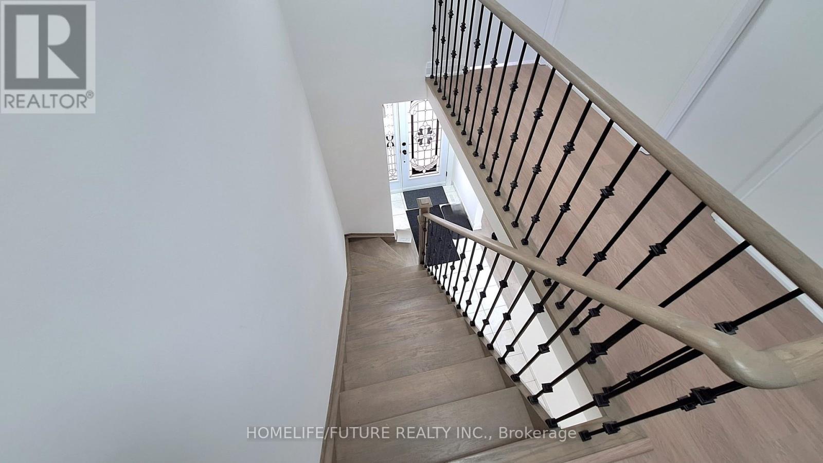 129 Northolt Crescent, Markham, Ontario  L3R 6N9 - Photo 17 - N12644508