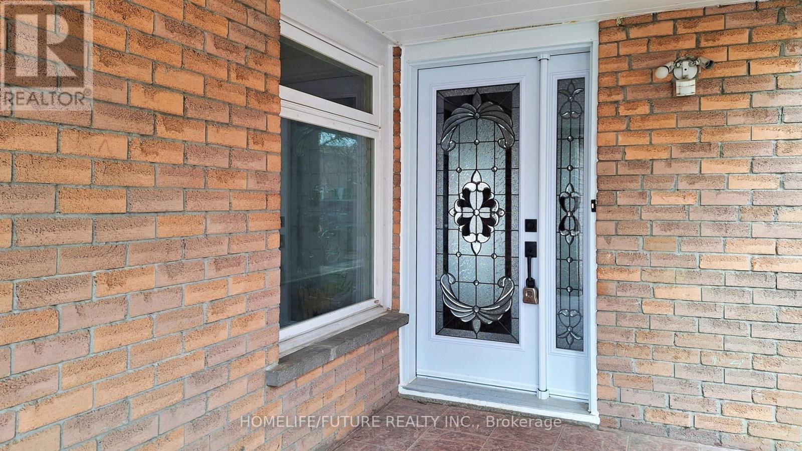 129 Northolt Crescent, Markham, Ontario  L3R 6N9 - Photo 4 - N12644508