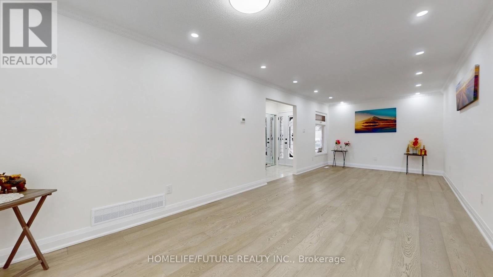 129 Northolt Crescent, Markham, Ontario  L3R 6N9 - Photo 6 - N12644508