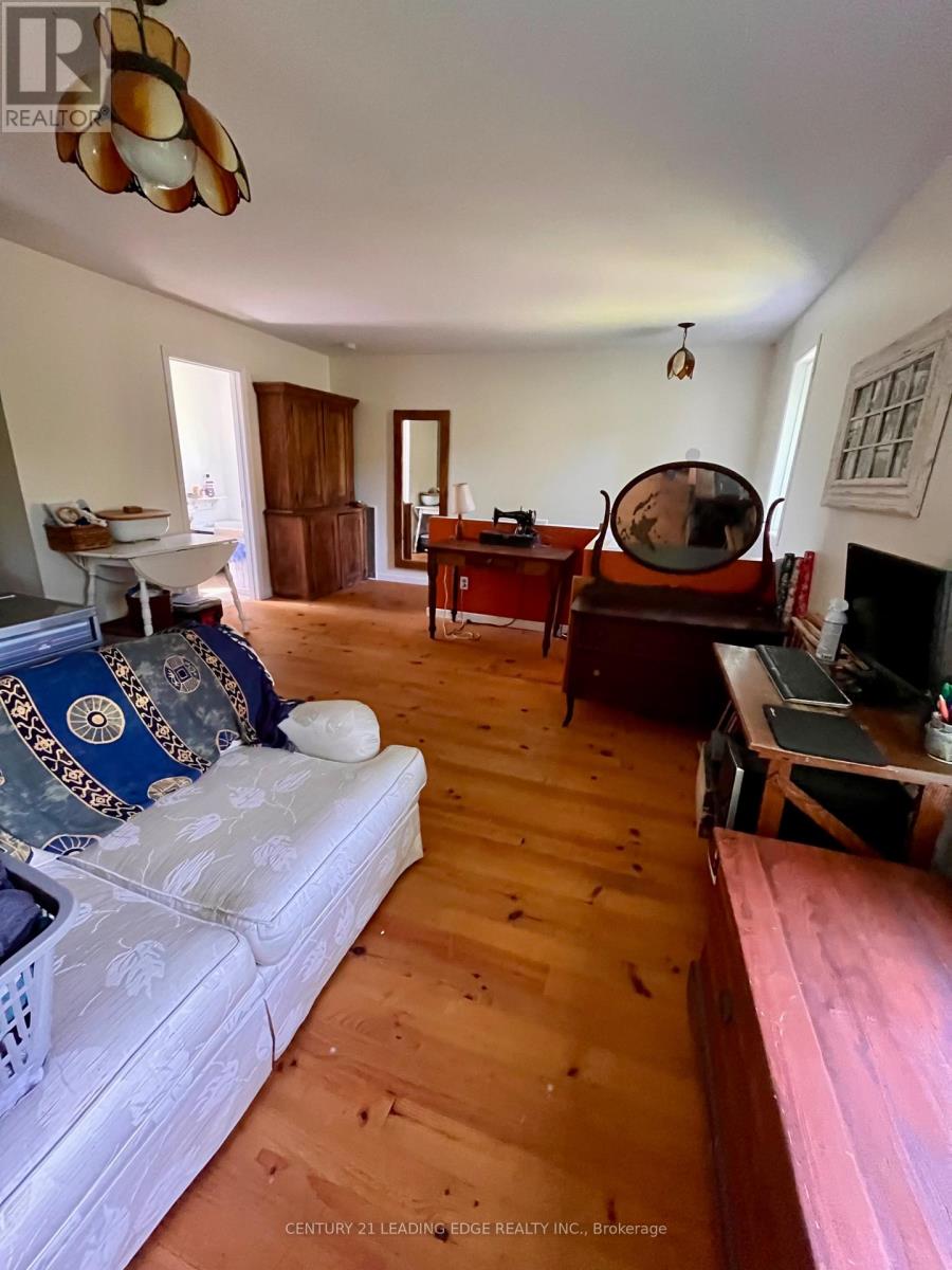 2014 Foxboro Stirling Road, Quinte West (Sidney Ward), Ontario  K0K 3E0 - Photo 14 - X12238058