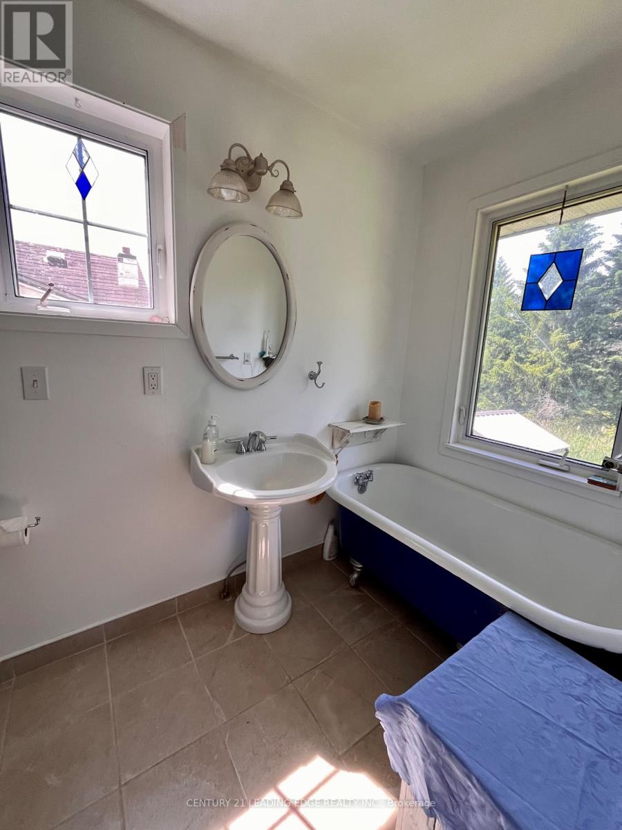 2014 Foxboro Stirling Road, Quinte West (Sidney Ward), Ontario  K0K 3E0 - Photo 15 - X12238058