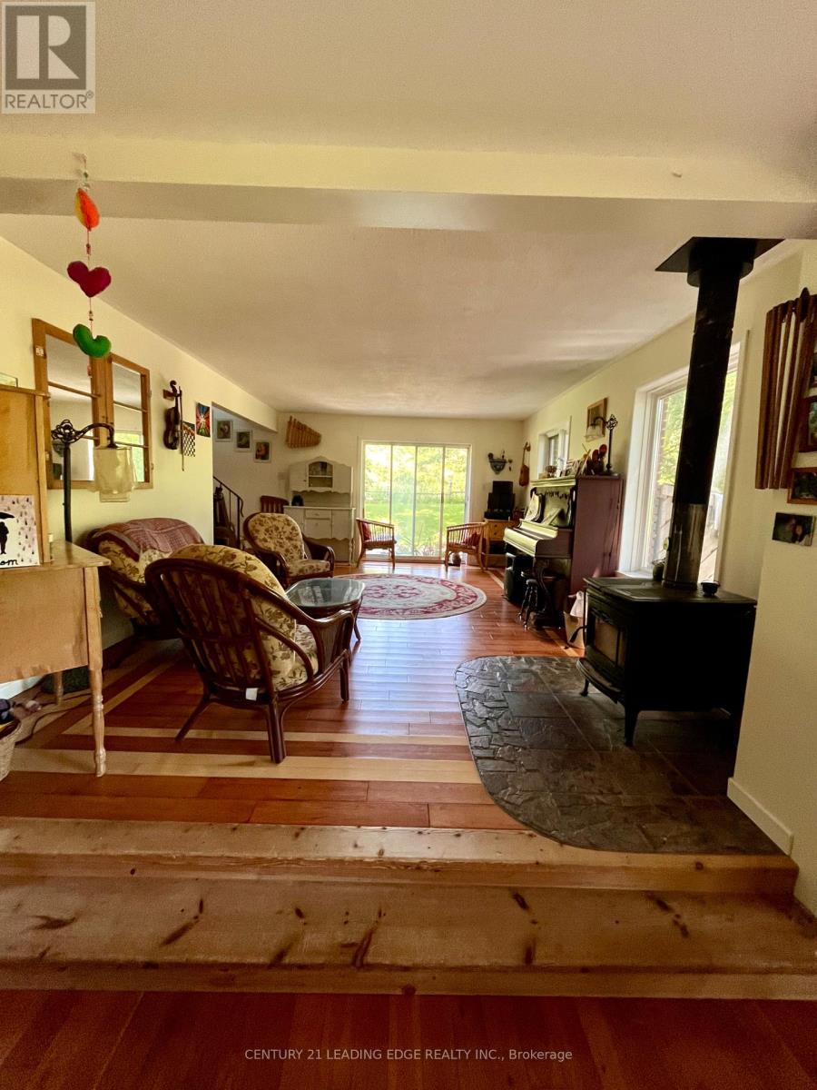 2014 Foxboro Stirling Road, Quinte West (Sidney Ward), Ontario  K0K 3E0 - Photo 5 - X12238058