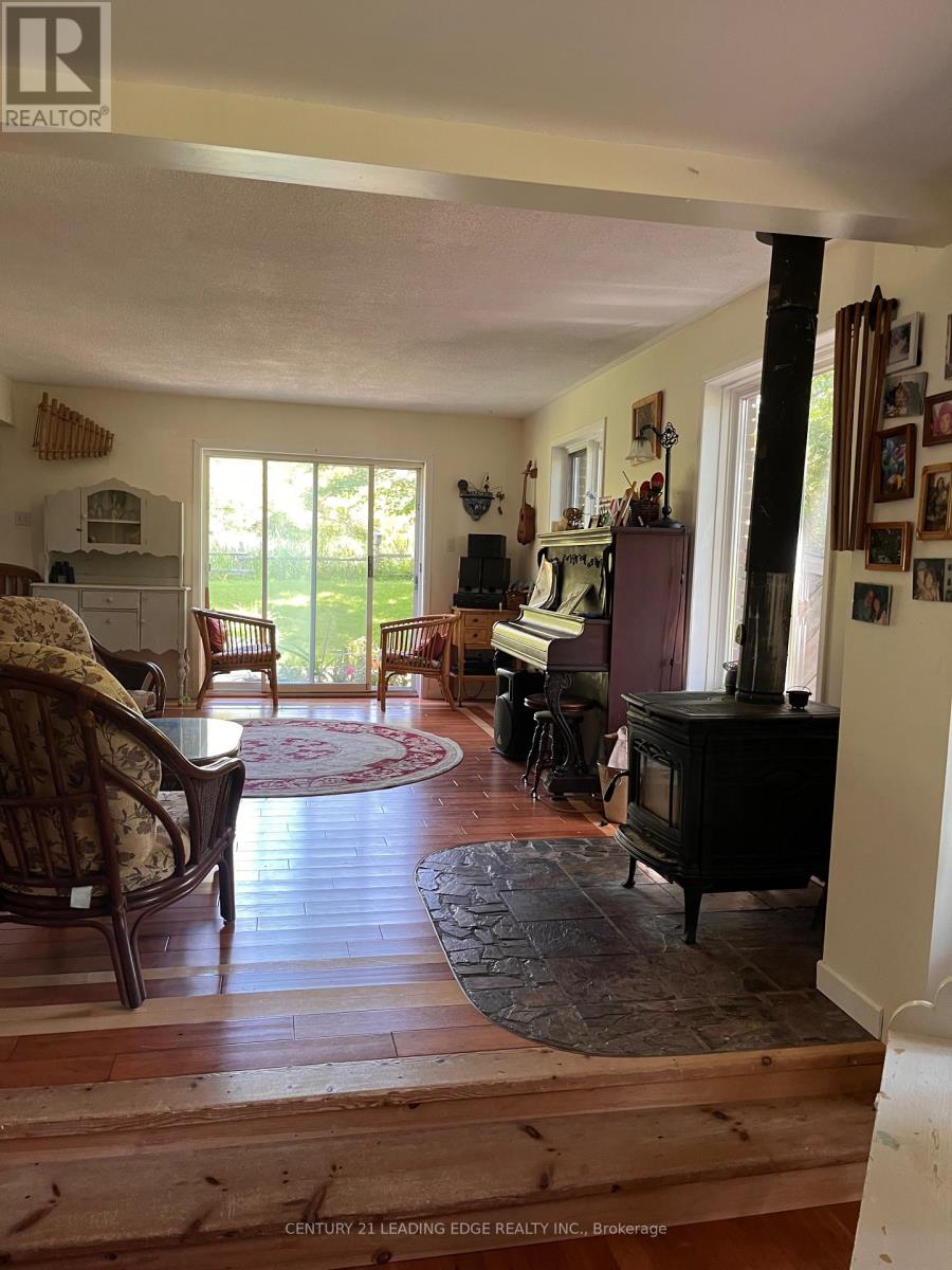 2014 Foxboro Stirling Road, Quinte West (Sidney Ward), Ontario  K0K 3E0 - Photo 6 - X12238058