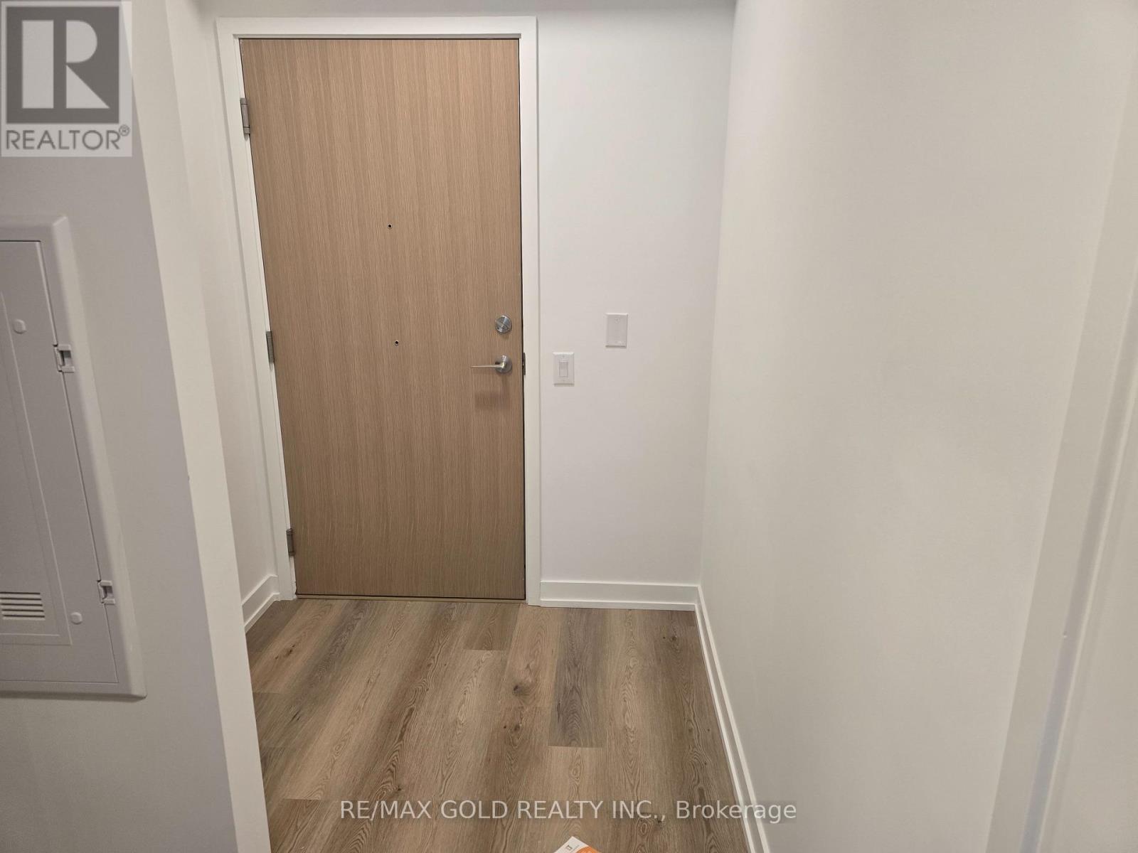 3312 - 395 Square One Drive, Mississauga, Ontario  L5B 0P6 - Photo 2 - W12644520