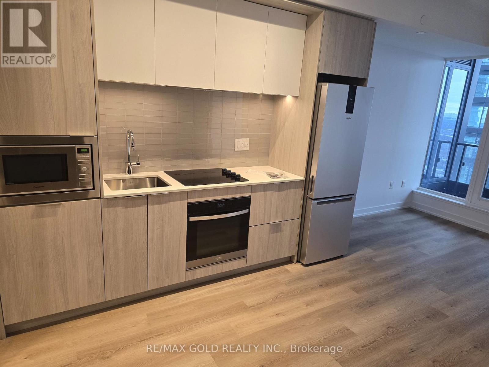 3312 - 395 Square One Drive, Mississauga, Ontario  L5B 0P6 - Photo 4 - W12644520