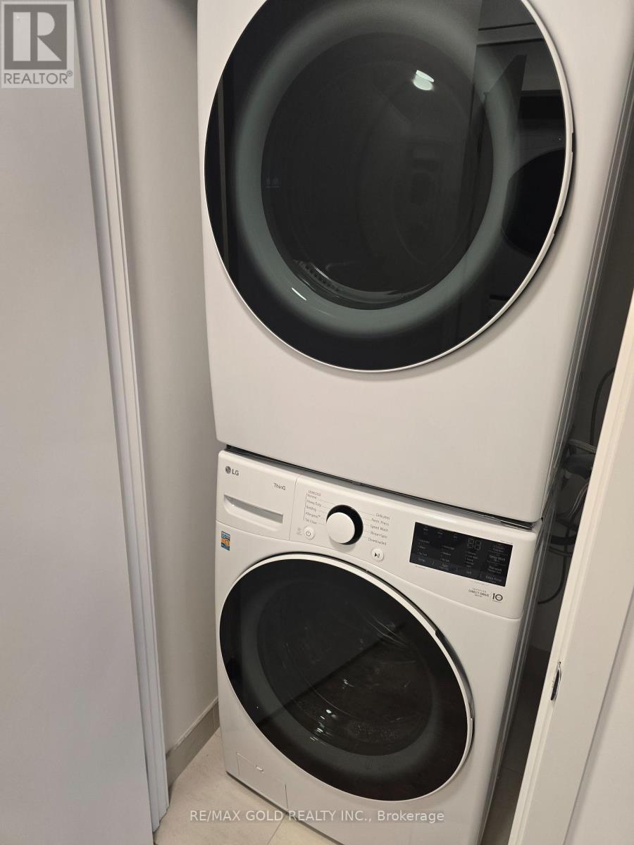 3312 - 395 Square One Drive, Mississauga, Ontario  L5B 0P6 - Photo 7 - W12644520