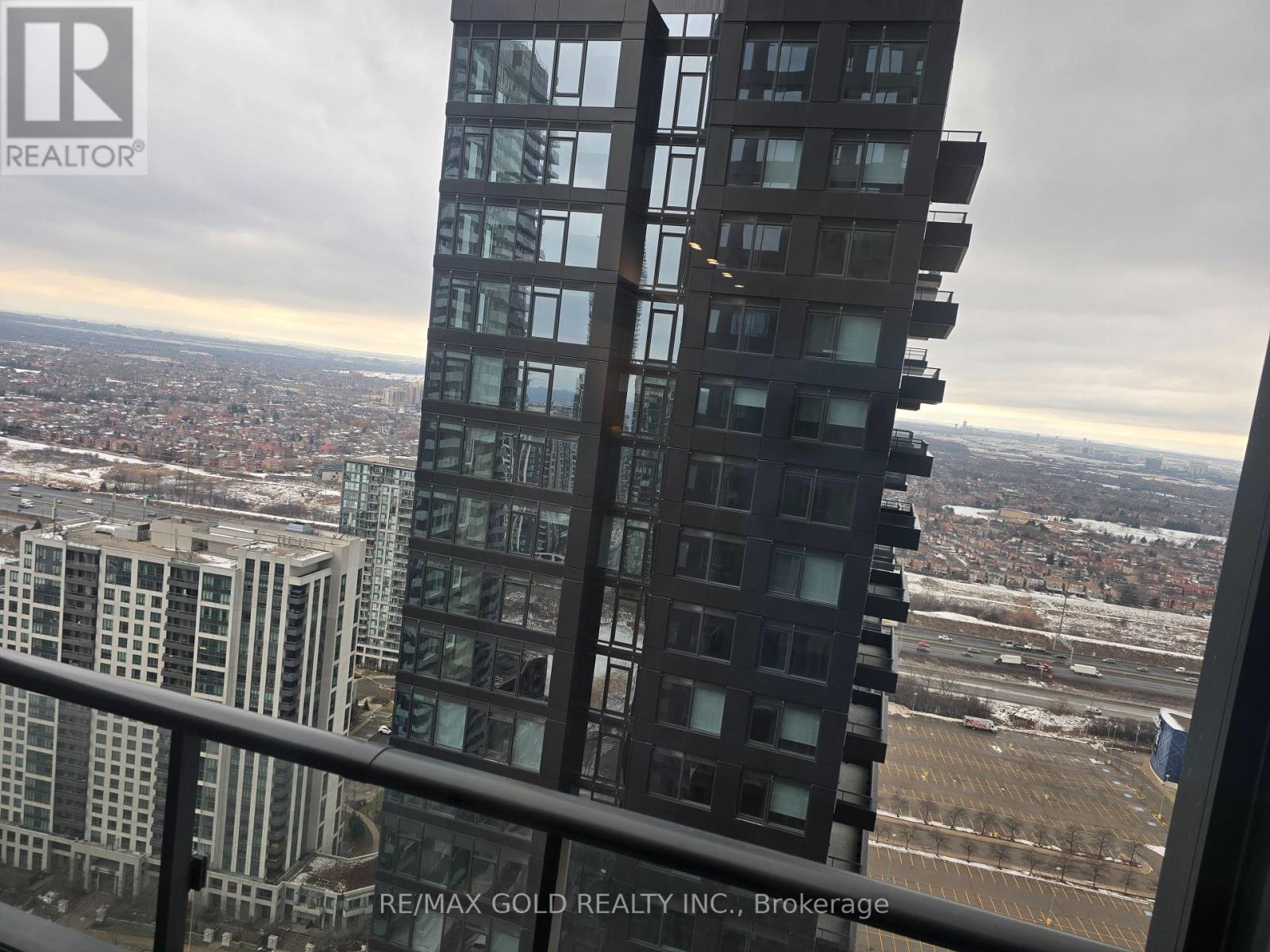 3312 - 395 Square One Drive, Mississauga, Ontario  L5B 0P6 - Photo 8 - W12644520