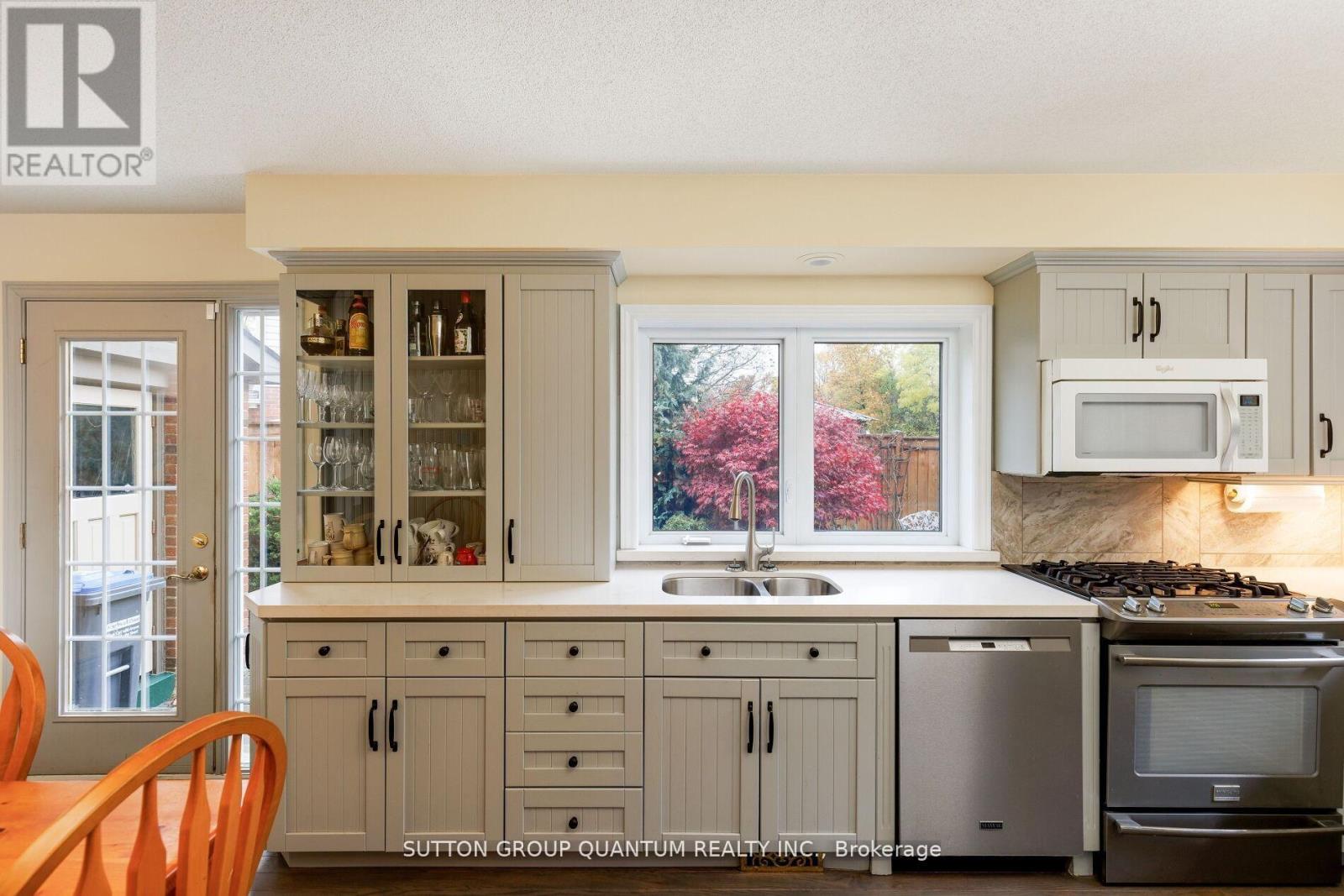 2977 Inlake Court, Mississauga, Ontario  L5N 2A4 - Photo 17 - W12644534