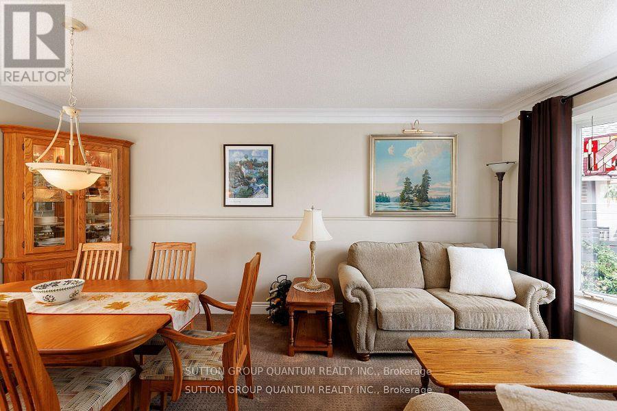 2977 Inlake Court, Mississauga, Ontario  L5N 2A4 - Photo 9 - W12644534