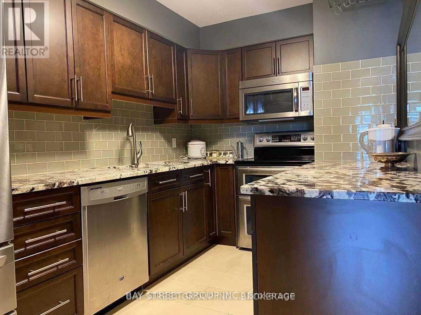 605 - 1071 Queens Avenue, Oakville (Cp College Park), Ontario  L6H 2R5 - Photo 8 - W12644546