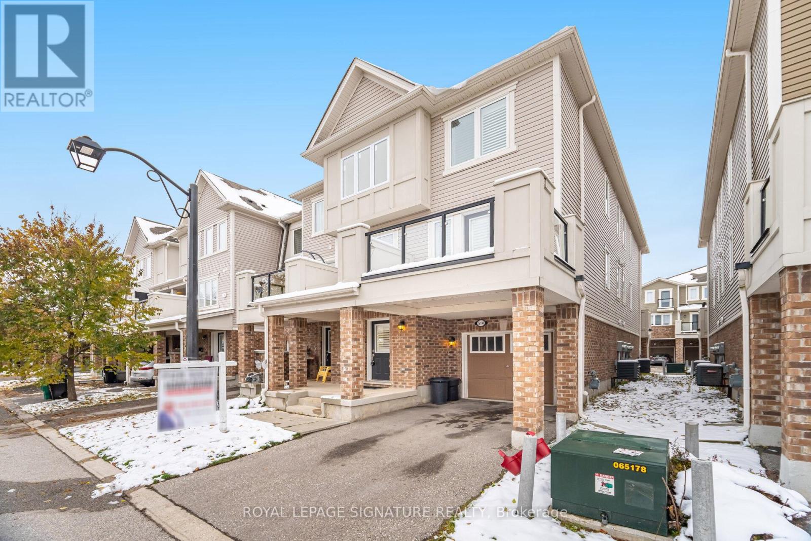 514 Goldenrod Lane, Kitchener, Ontario  N2R 0Y7 - Photo 4 - X12644506