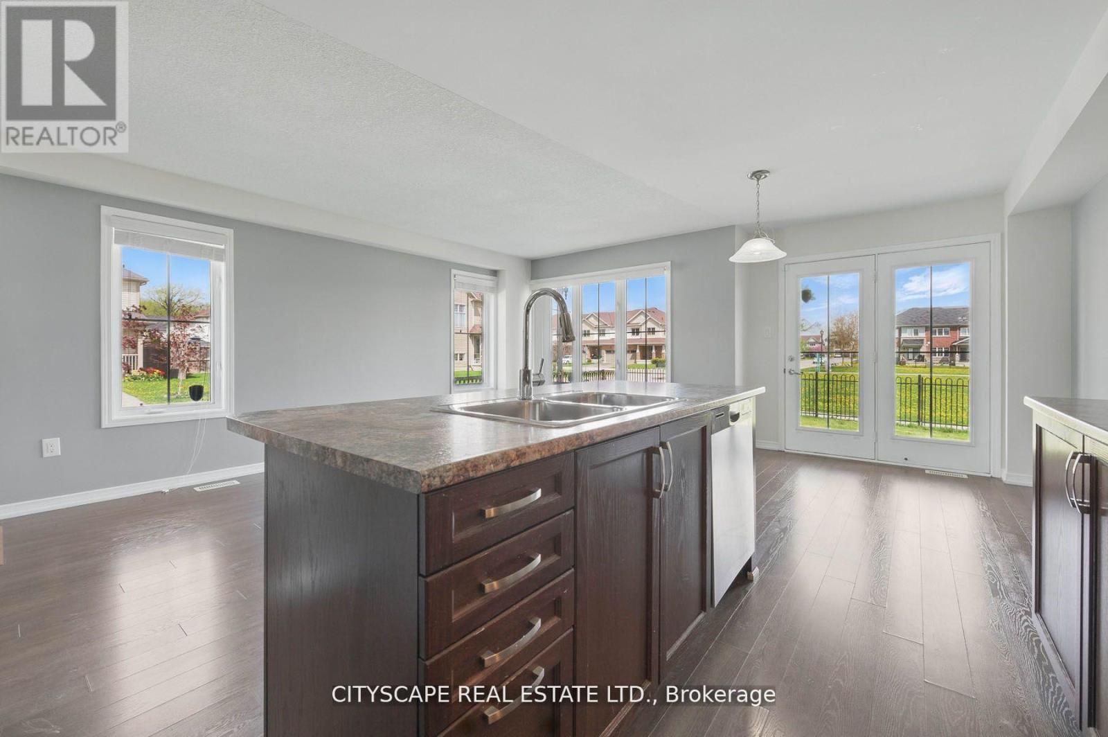 8485 Primrose Lane, Niagara Falls (Brown), Ontario  L2H 0K8 - Photo 11 - X12644526