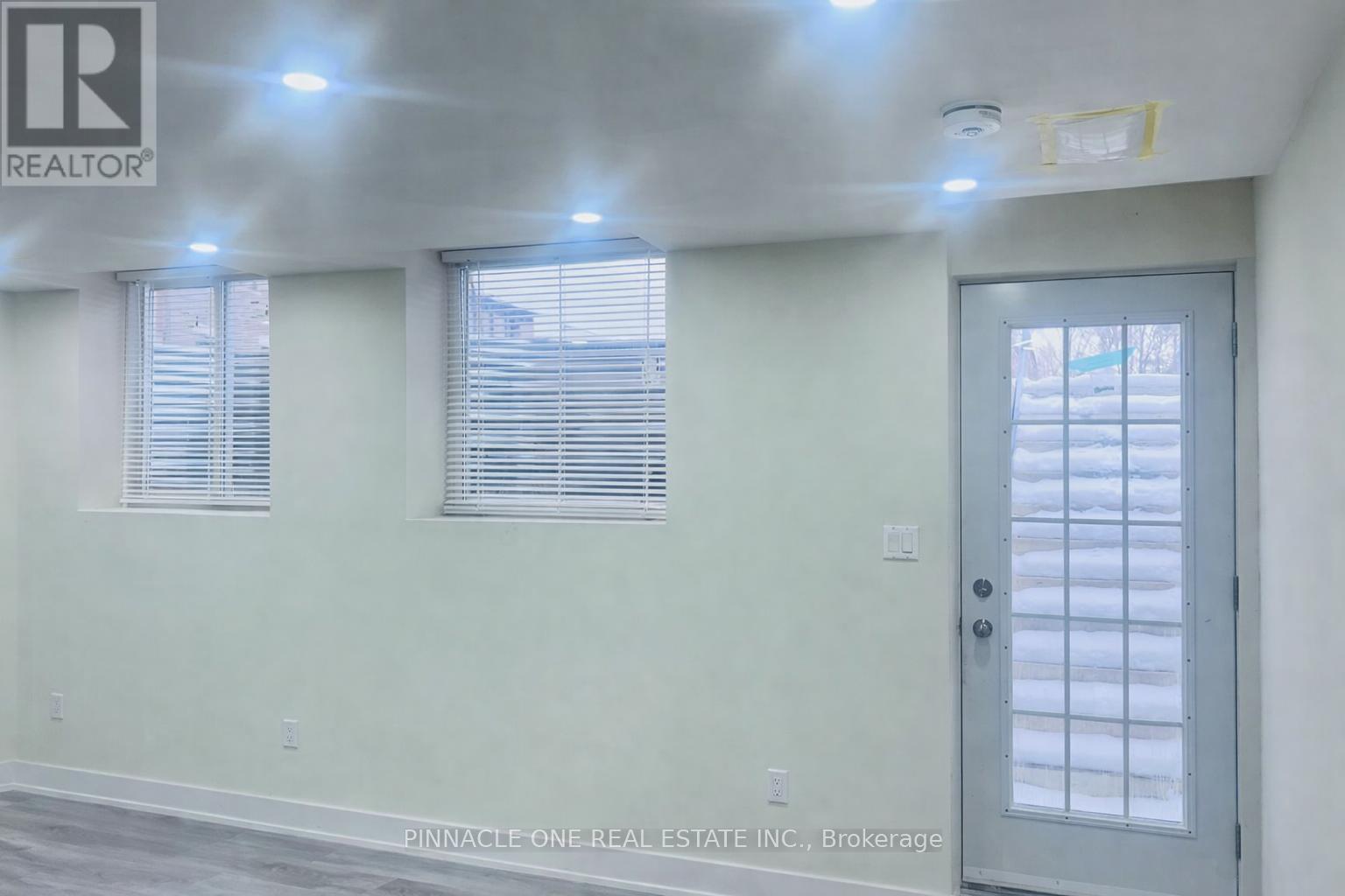 357 Mactier Drive, Vaughan (Kleinburg), Ontario  L4H 4L8 - Photo 3 - N12644566