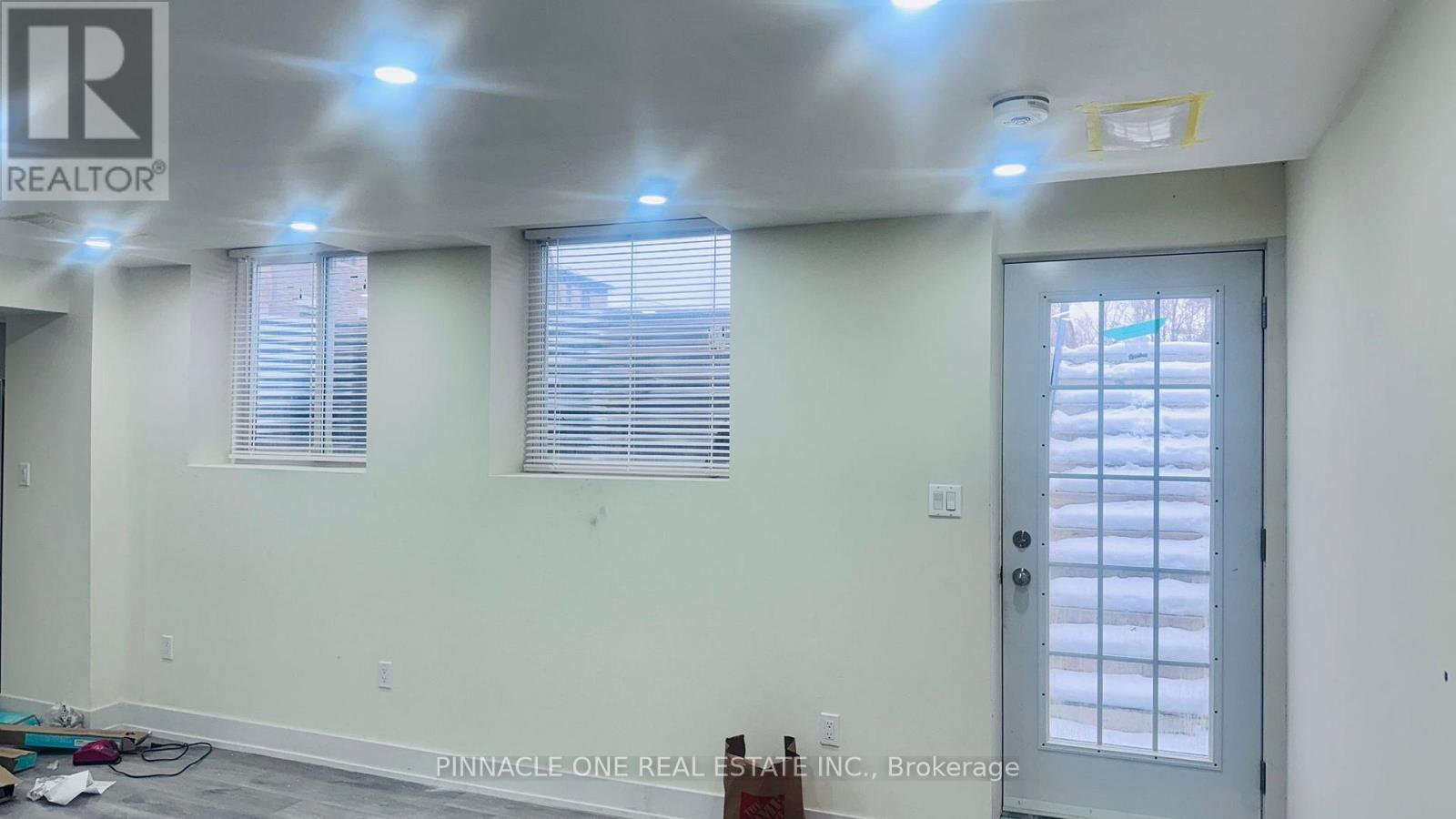 357 Mactier Drive, Vaughan (Kleinburg), Ontario  L4H 4L8 - Photo 4 - N12644566