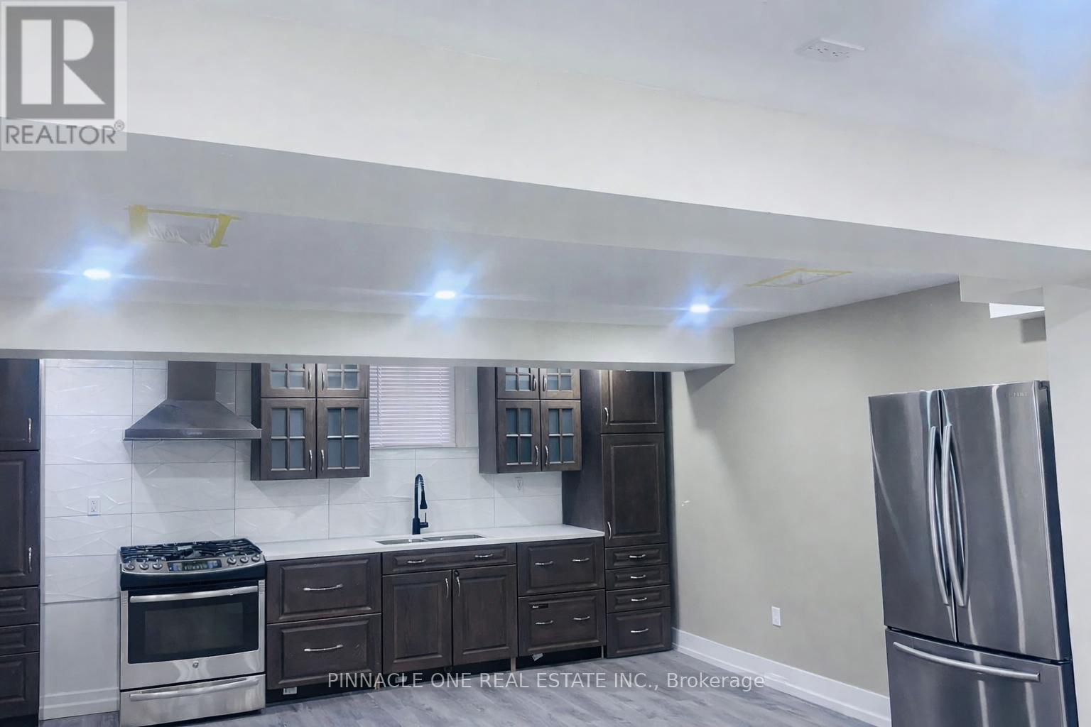 357 Mactier Drive, Vaughan (Kleinburg), Ontario  L4H 4L8 - Photo 5 - N12644566