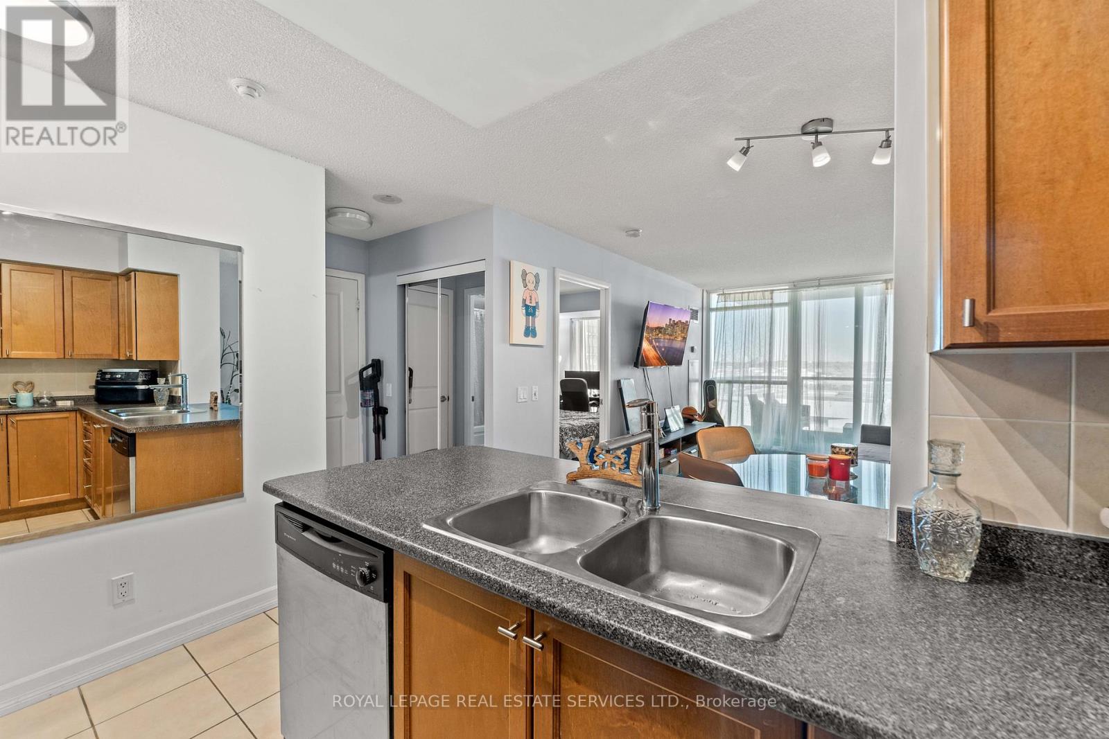 1103 - 225 Sherway Gardens Road, Toronto, Ontario  M9C 0A3 - Photo 19 - W12644554