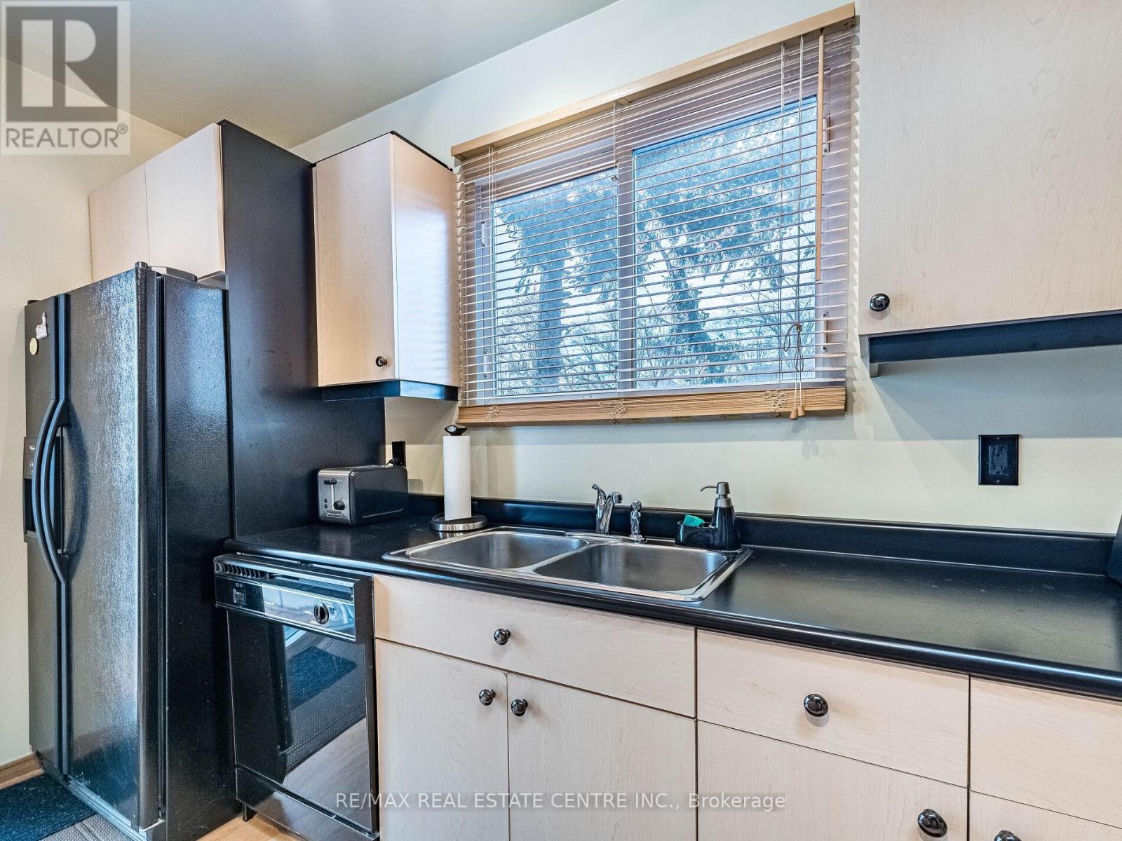 64 Eaglewood Boulevard, Mississauga, Ontario  L5G 1V4 - Photo 23 - W12644562