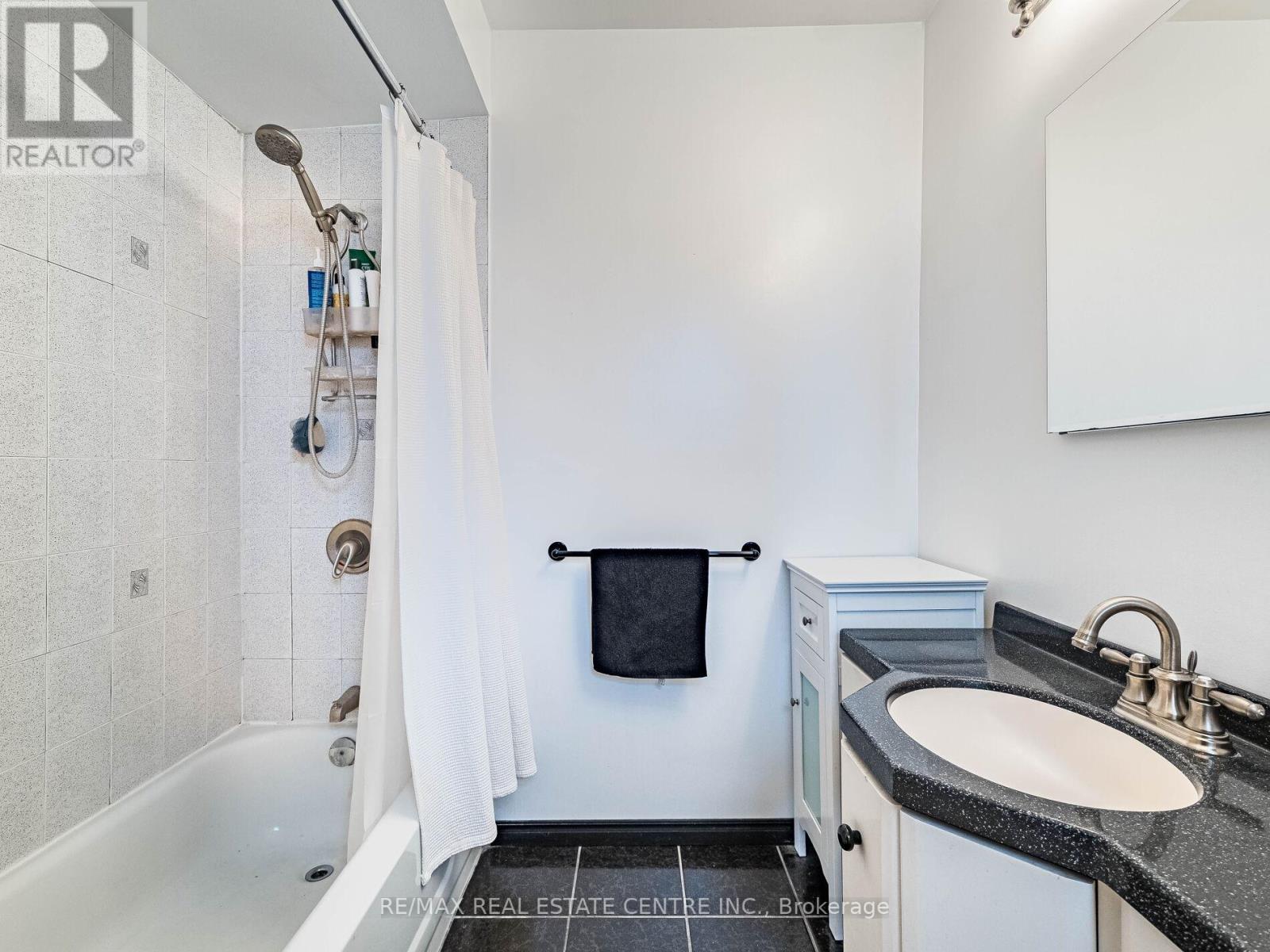 64 Eaglewood Boulevard, Mississauga, Ontario  L5G 1V4 - Photo 26 - W12644562