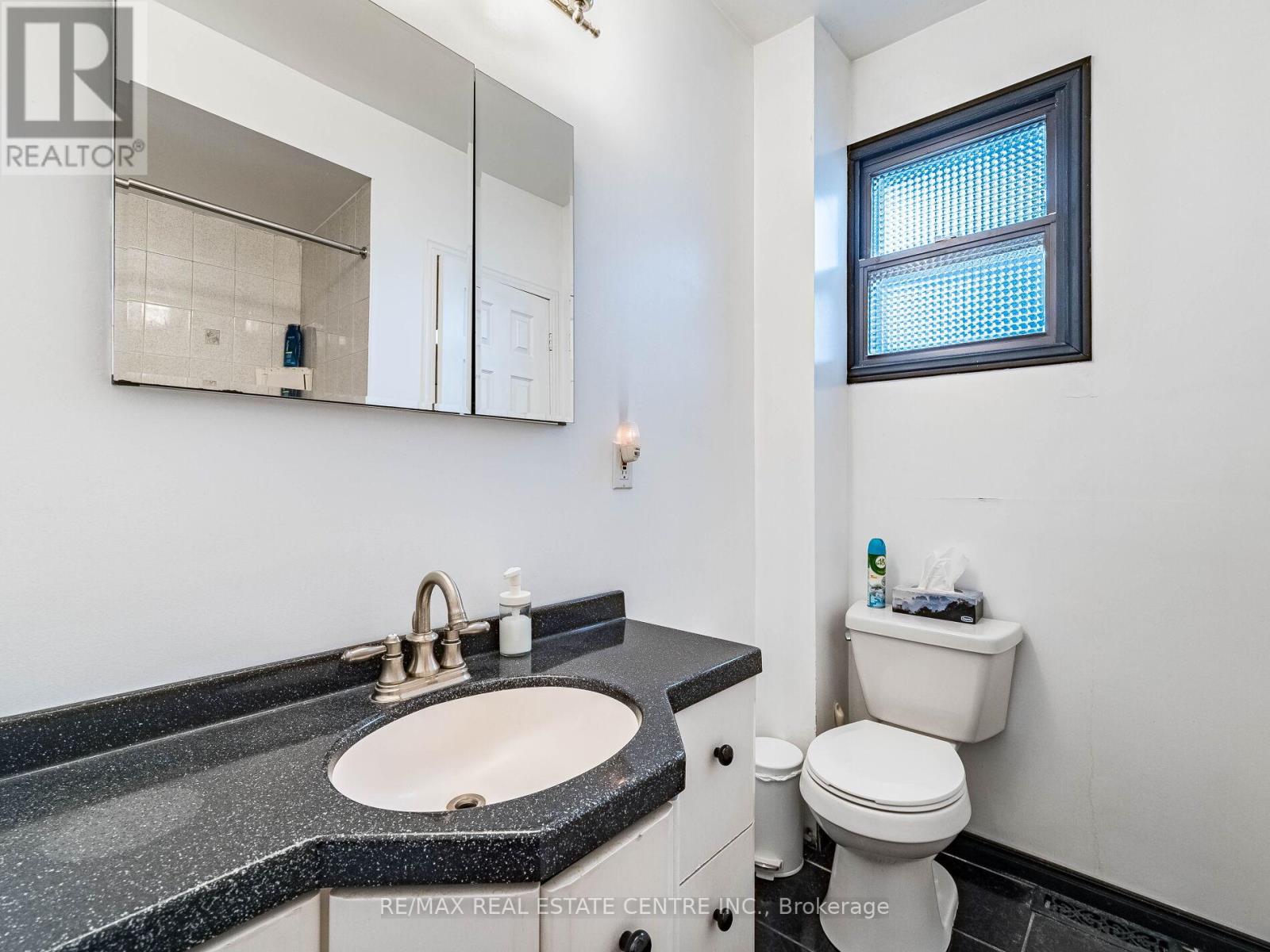 64 Eaglewood Boulevard, Mississauga, Ontario  L5G 1V4 - Photo 27 - W12644562