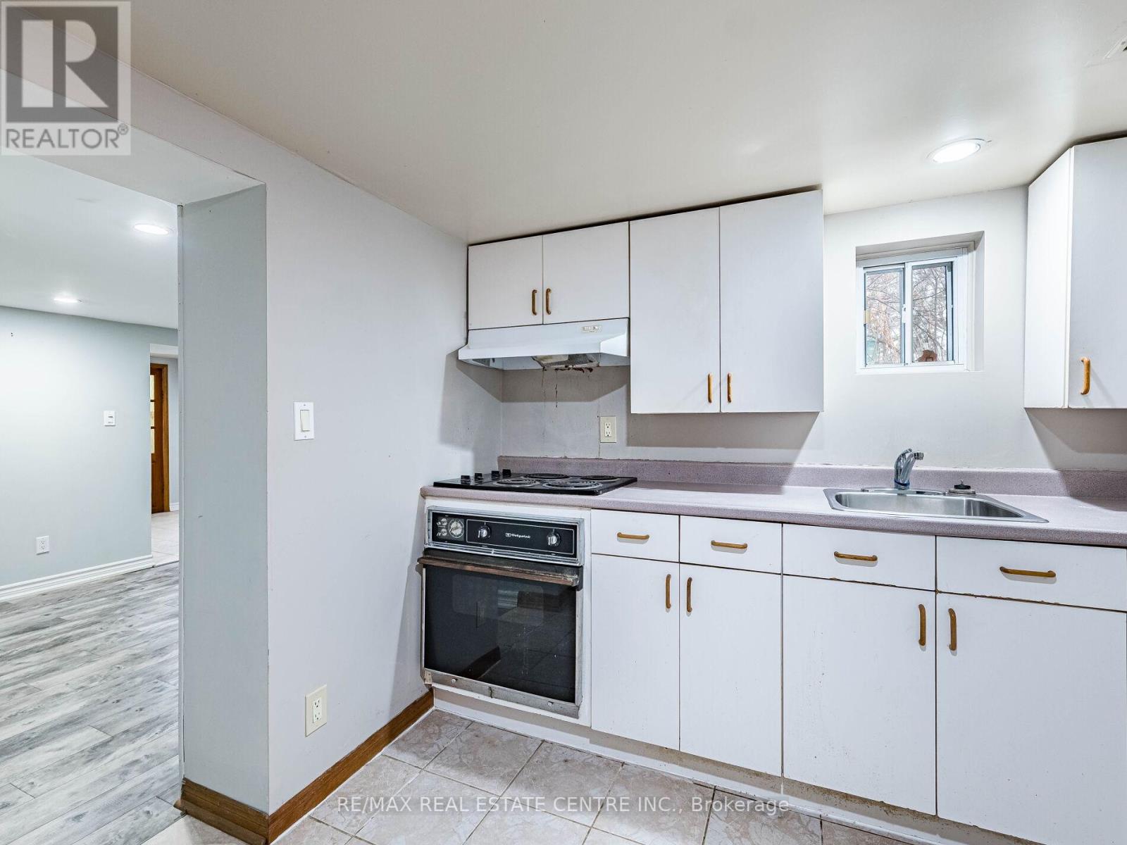 64 Eaglewood Boulevard, Mississauga, Ontario  L5G 1V4 - Photo 34 - W12644562