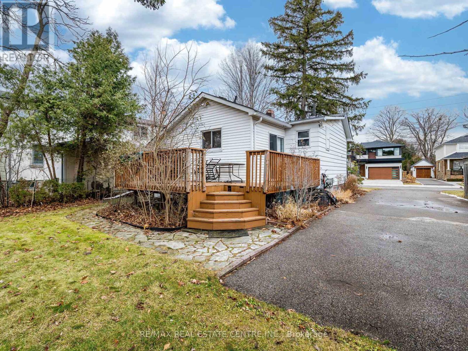 64 Eaglewood Boulevard, Mississauga, Ontario  L5G 1V4 - Photo 47 - W12644562