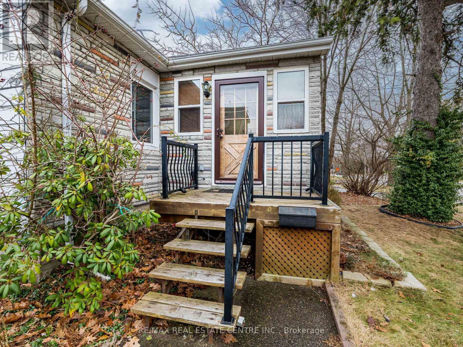 64 Eaglewood Boulevard, Mississauga, Ontario  L5G 1V4 - Photo 6 - W12644562