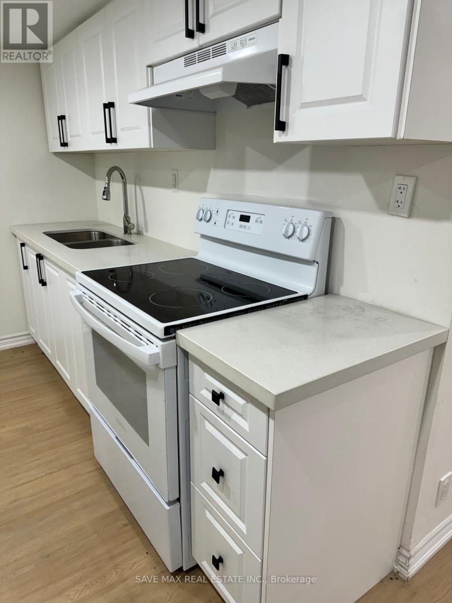 29 Ringway Road, Brampton, Ontario    - Photo 8 - W12644584