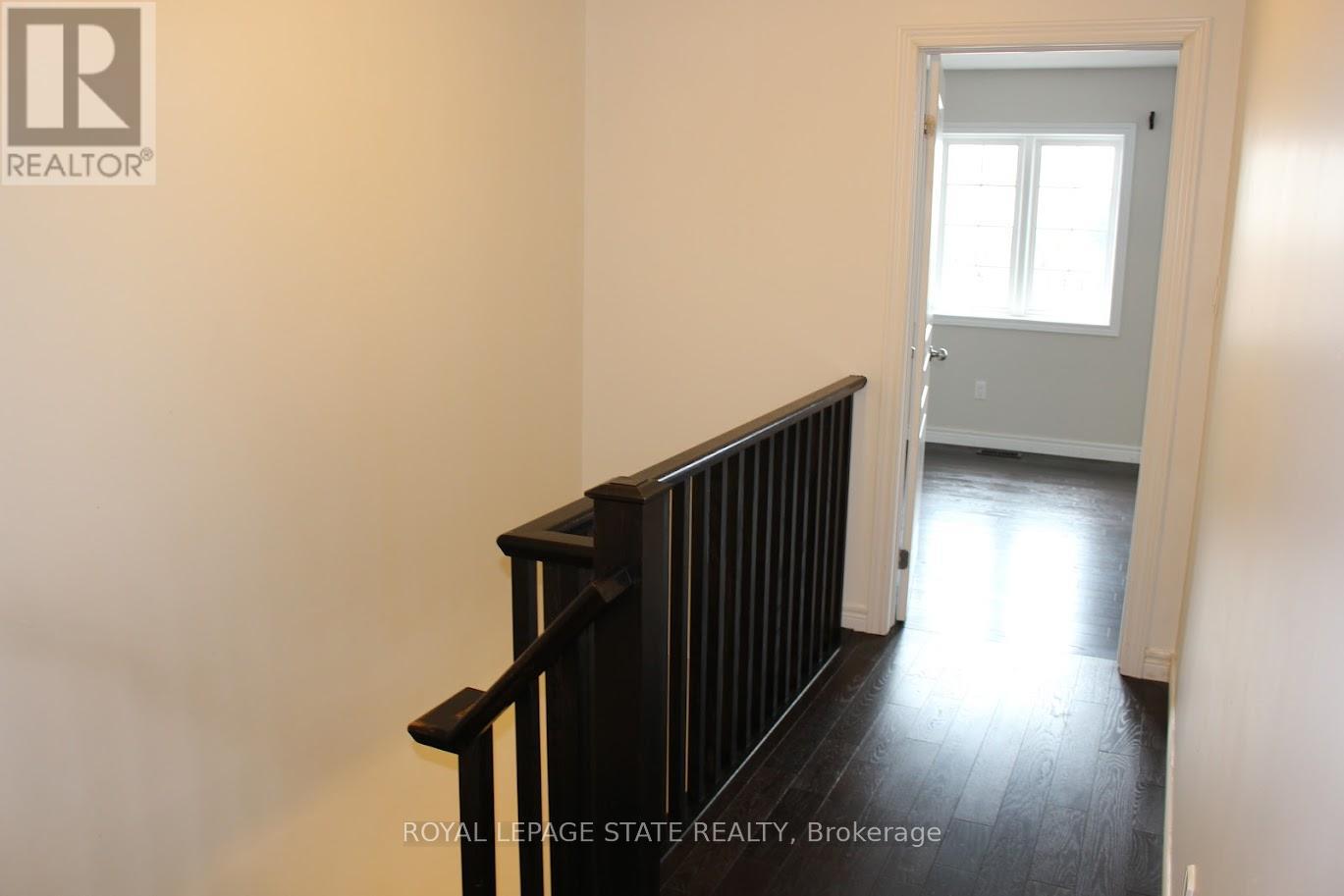 27 Waterbridge Street, Hamilton, Ontario  L8J 0E3 - Photo 12 - X12644572