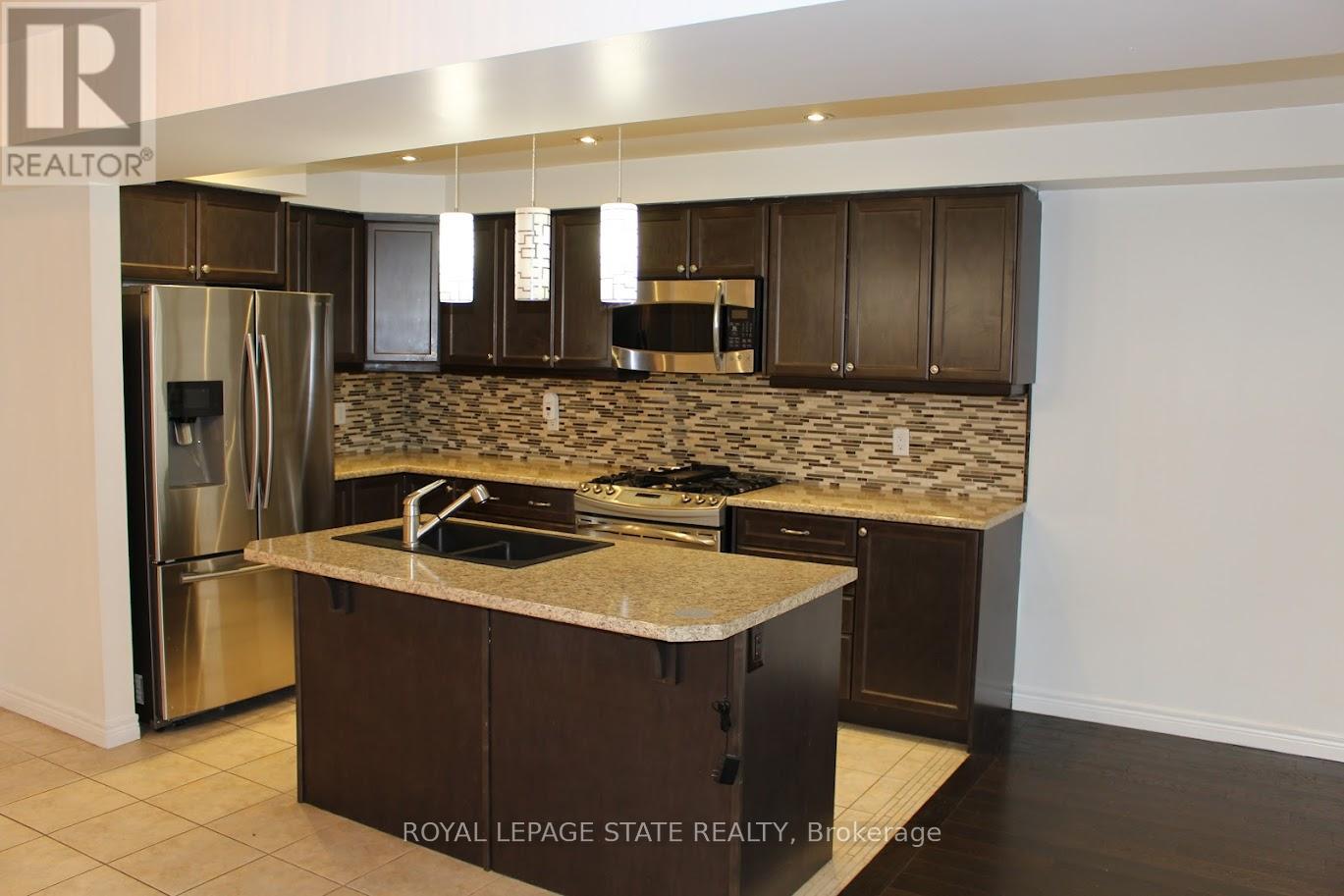 27 Waterbridge Street, Hamilton, Ontario  L8J 0E3 - Photo 2 - X12644572