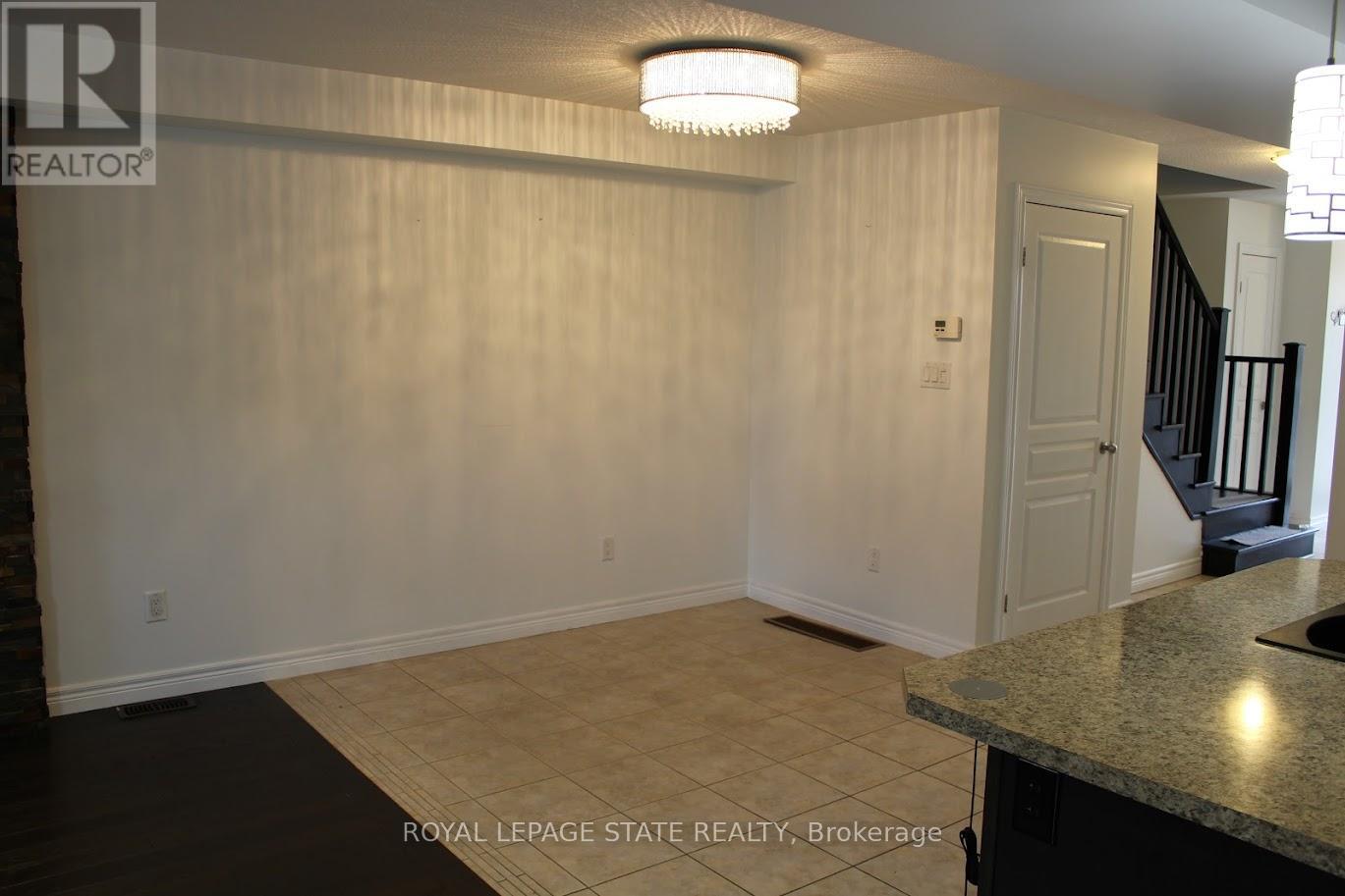 27 Waterbridge Street, Hamilton, Ontario  L8J 0E3 - Photo 4 - X12644572