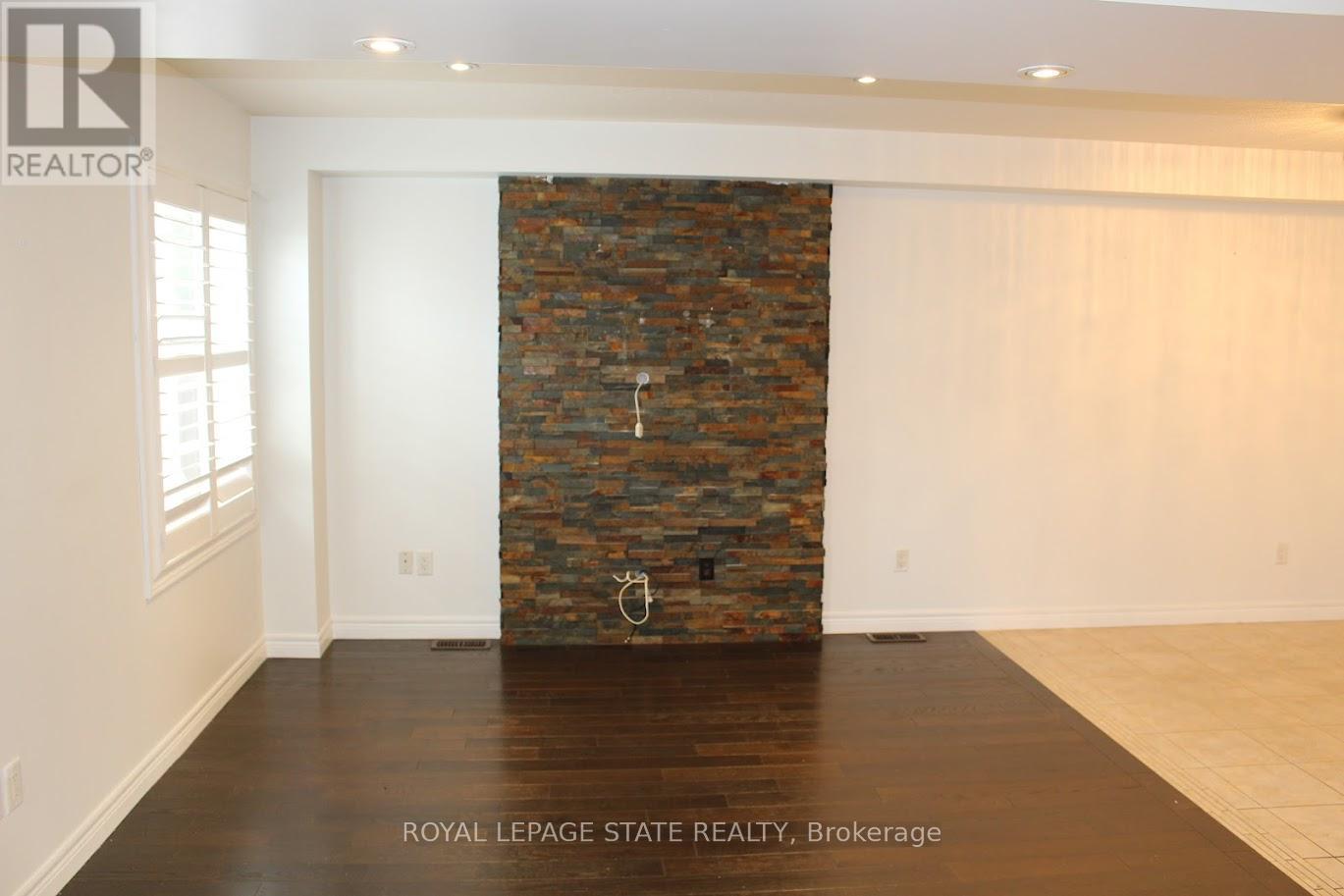 27 Waterbridge Street, Hamilton, Ontario  L8J 0E3 - Photo 5 - X12644572