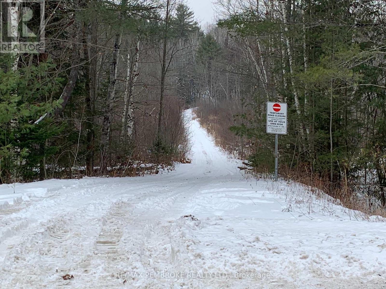 1678 Locksley Road, Laurentian Valley, Ontario  K8A 6W5 - Photo 3 - X12644600