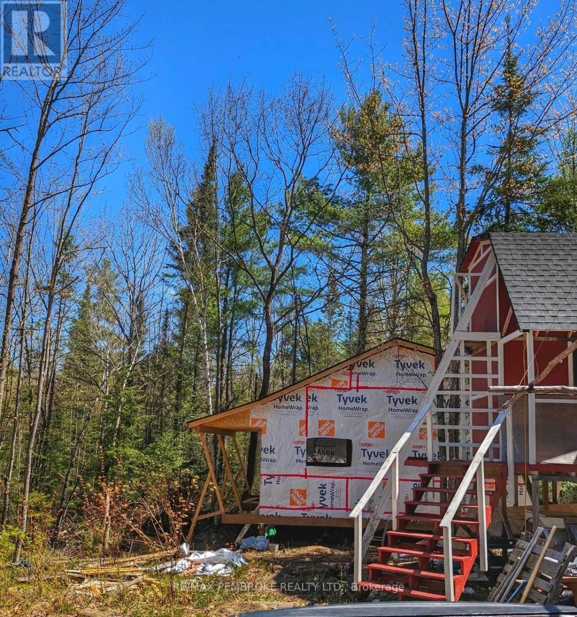 1678 Locksley Road, Laurentian Valley, Ontario  K8A 6W5 - Photo 4 - X12644600