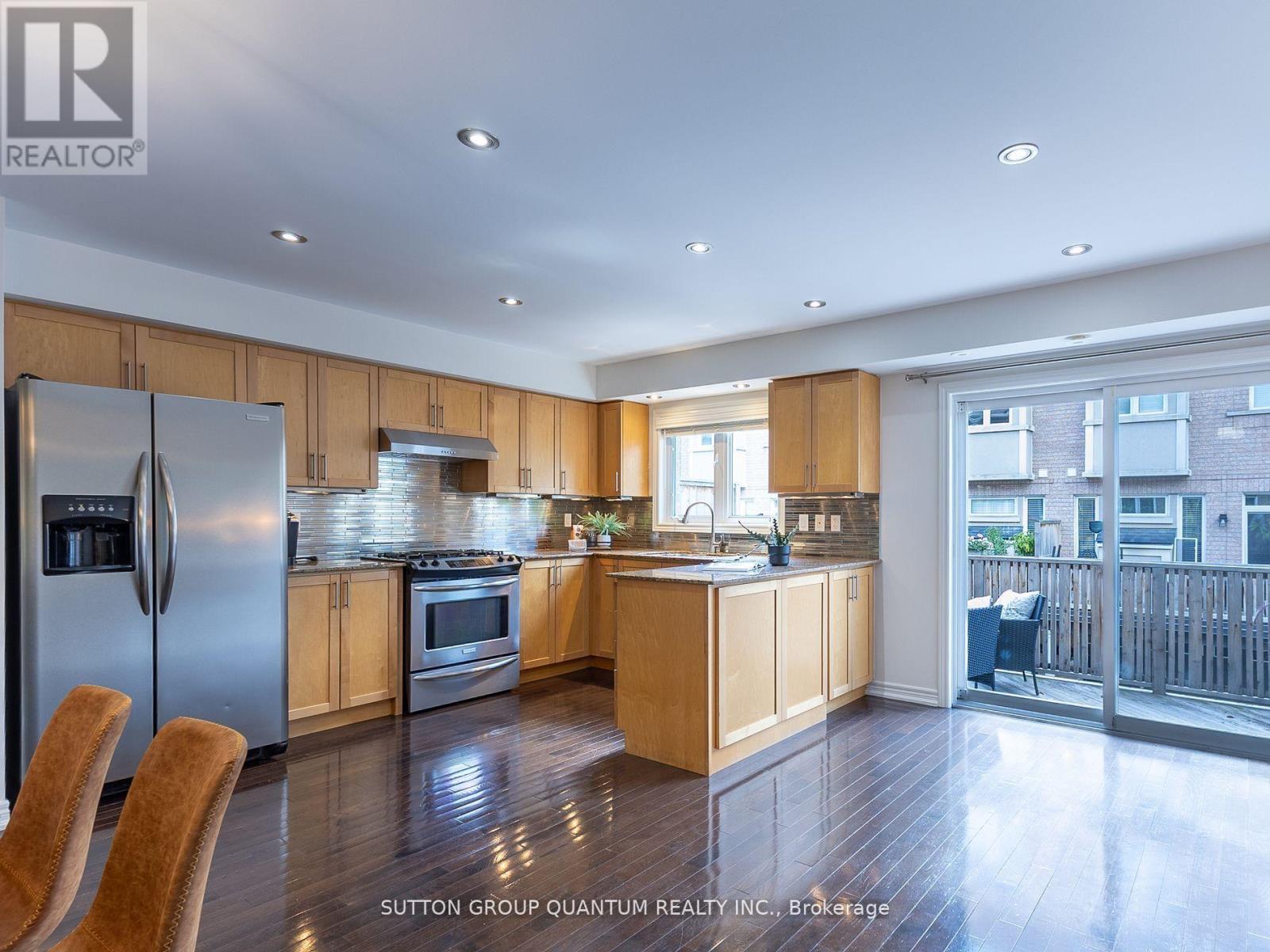 50 Rosewood Avenue, Mississauga, Ontario  L5G 4W3 - Photo 12 - W12644588