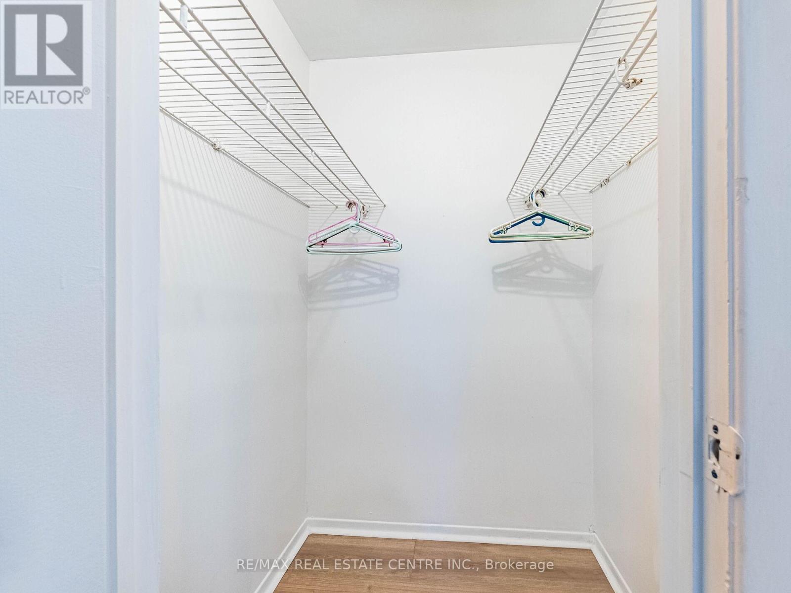 5 Moregate Crescent, Brampton, Ontario L6S 3K9 - Photo 24 - W12644590