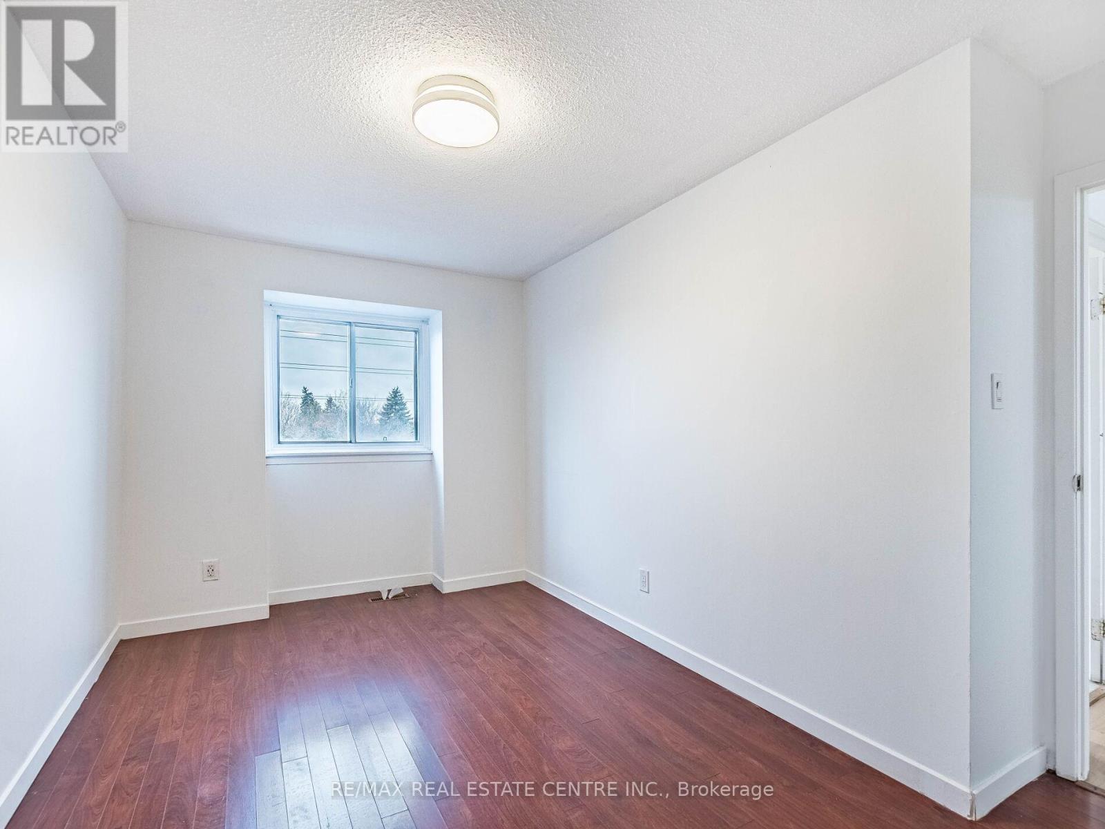 5 Moregate Crescent, Brampton, Ontario L6S 3K9 - Photo 26 - W12644590