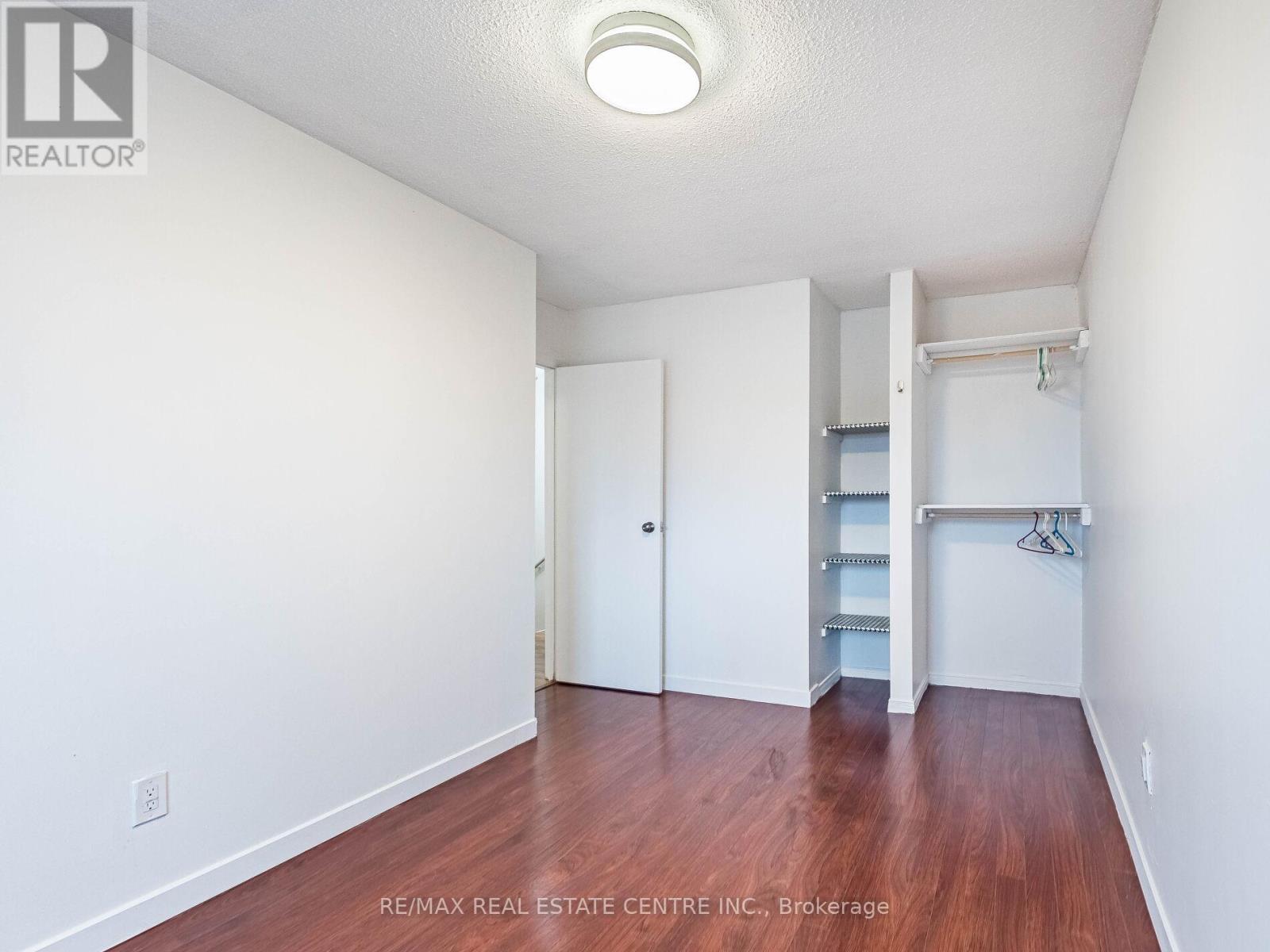 5 Moregate Crescent, Brampton, Ontario L6S 3K9 - Photo 27 - W12644590