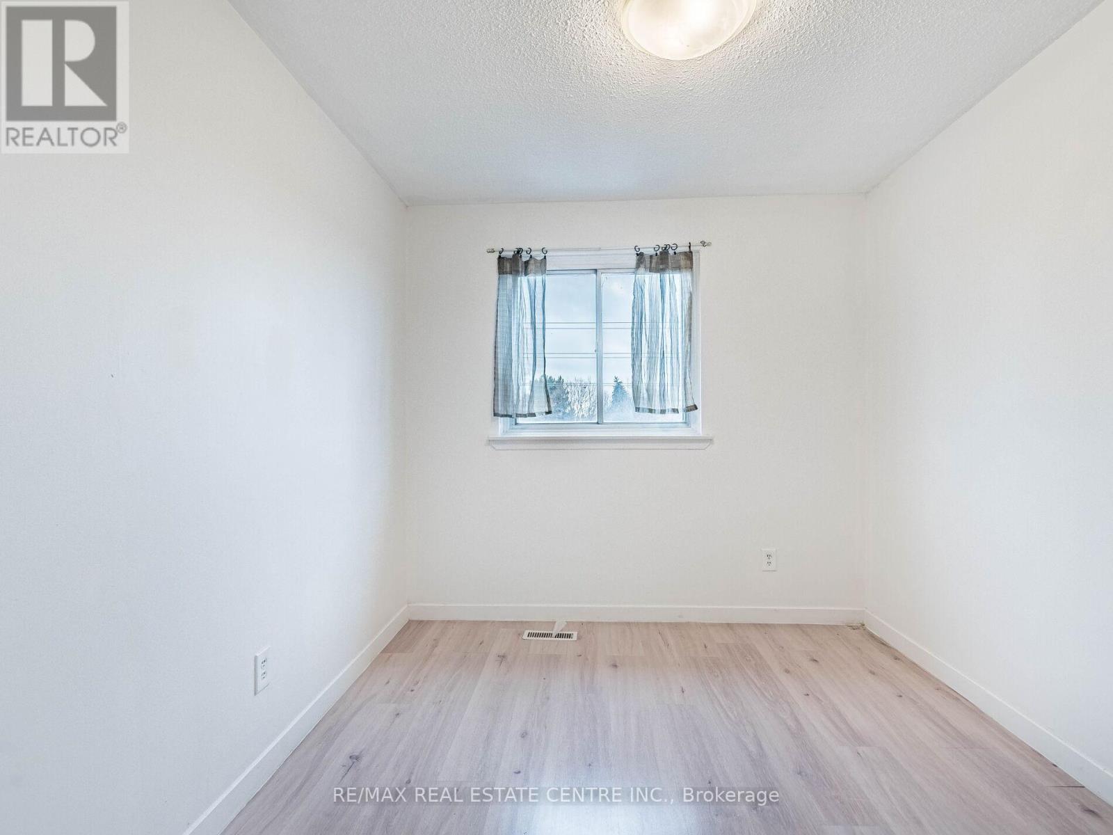 5 Moregate Crescent, Brampton, Ontario L6S 3K9 - Photo 28 - W12644590