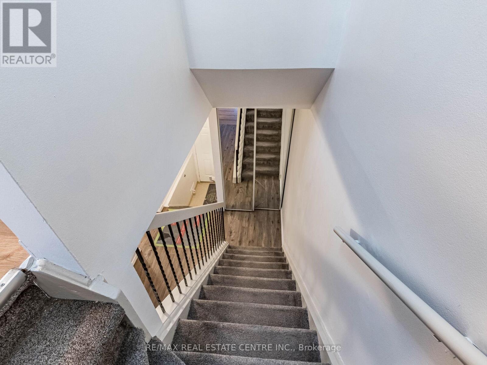 5 Moregate Crescent, Brampton, Ontario L6S 3K9 - Photo 32 - W12644590