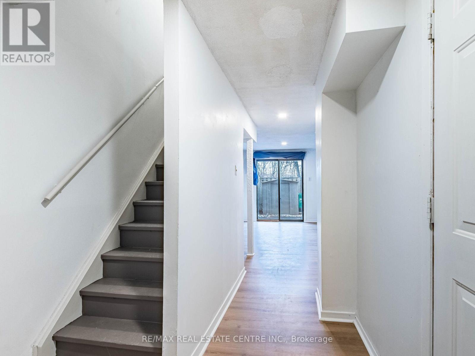 5 Moregate Crescent, Brampton, Ontario L6S 3K9 - Photo 34 - W12644590