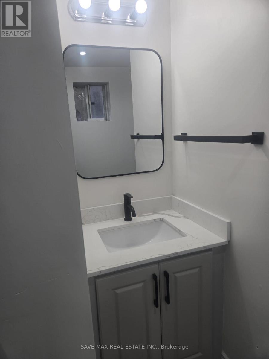 59 Lionshead Out, Brampton, Ontario  L6S 3X3 - Photo 6 - W12644592