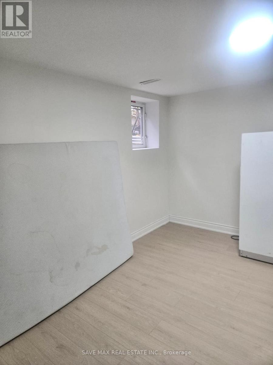 59 Lionshead Out, Brampton, Ontario  L6S 3X3 - Photo 8 - W12644592