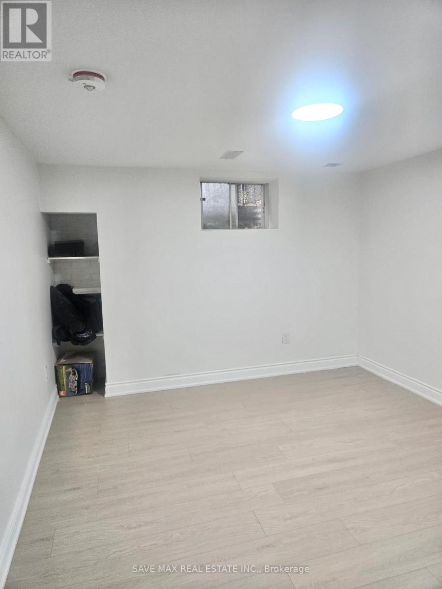 59 Lionshead Out, Brampton, Ontario  L6S 3X3 - Photo 9 - W12644592