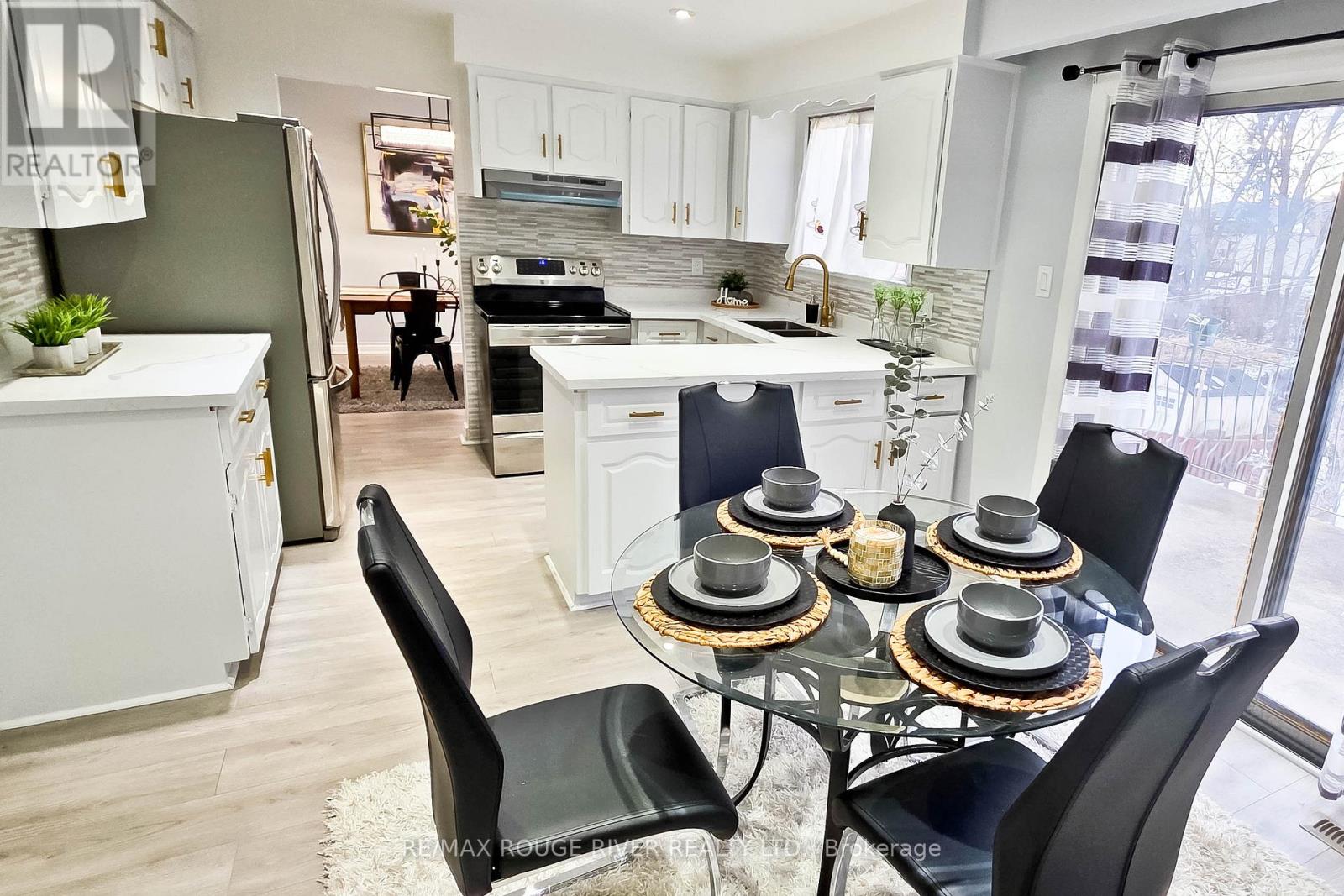 22 Annabelle Drive, Toronto, Ontario  M9V 3B6 - Photo 13 - W12644612