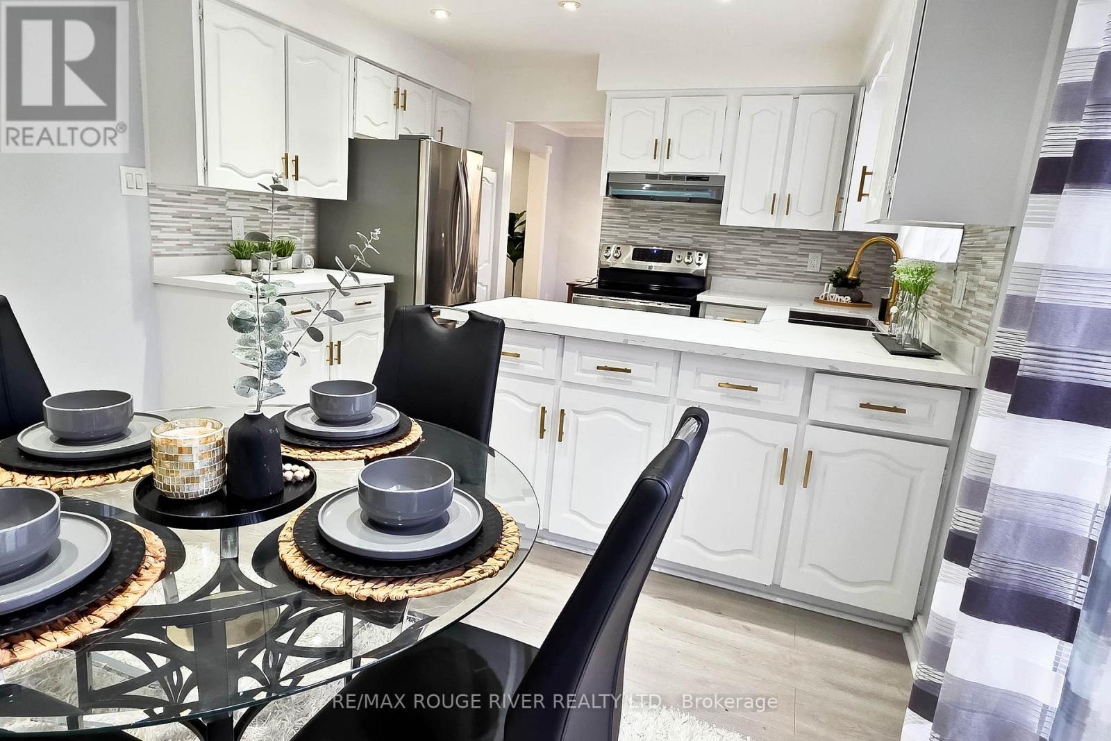 22 Annabelle Drive, Toronto, Ontario  M9V 3B6 - Photo 14 - W12644612