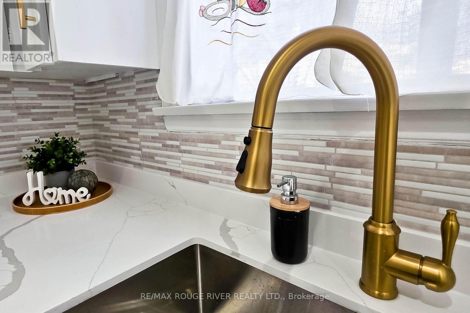 22 Annabelle Drive, Toronto, Ontario  M9V 3B6 - Photo 16 - W12644612