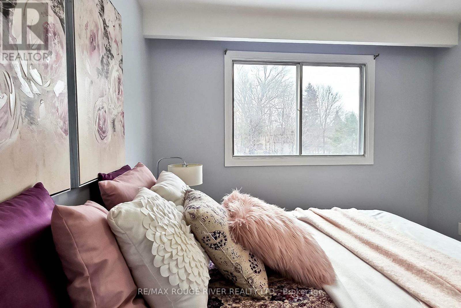 22 Annabelle Drive, Toronto, Ontario  M9V 3B6 - Photo 22 - W12644612