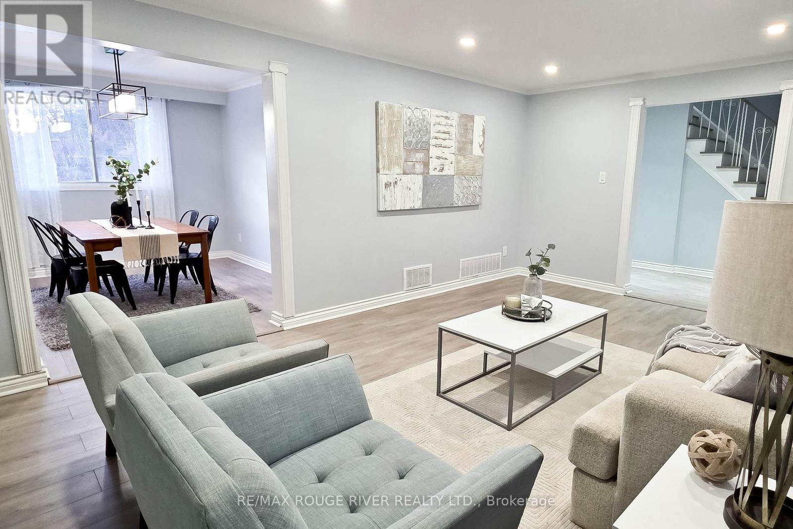 22 Annabelle Drive, Toronto, Ontario  M9V 3B6 - Photo 5 - W12644612